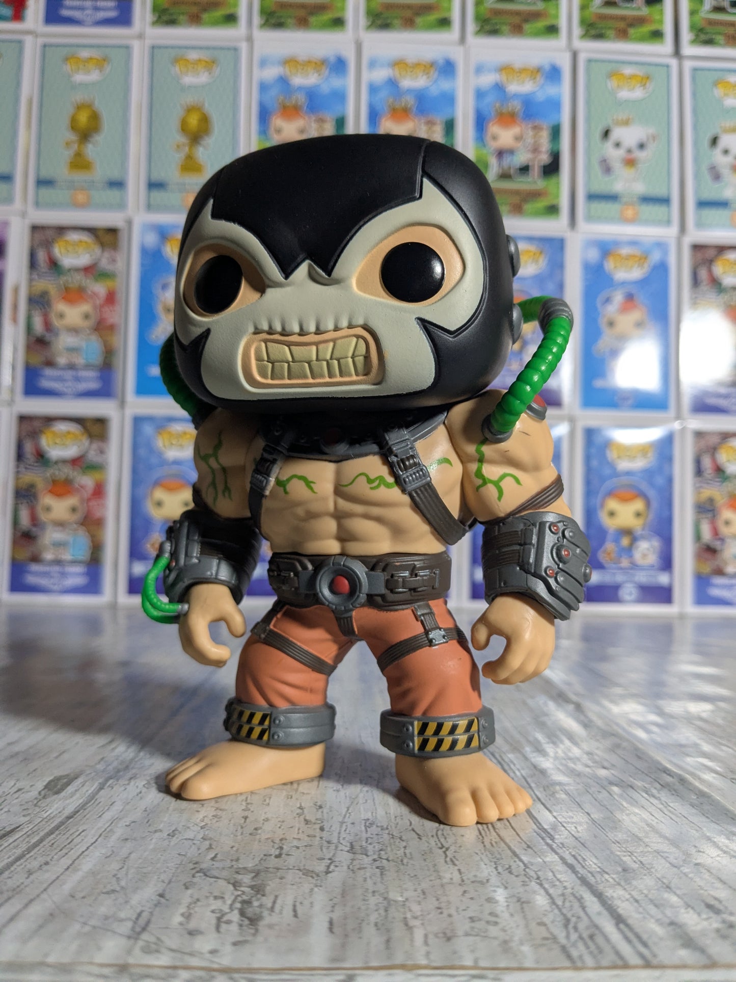Funko pop Heroes #532 - Bane (GameStop Exclusive/ Glow in The Dark/ Damaged Box/ Damaged Plastic/ Opened)