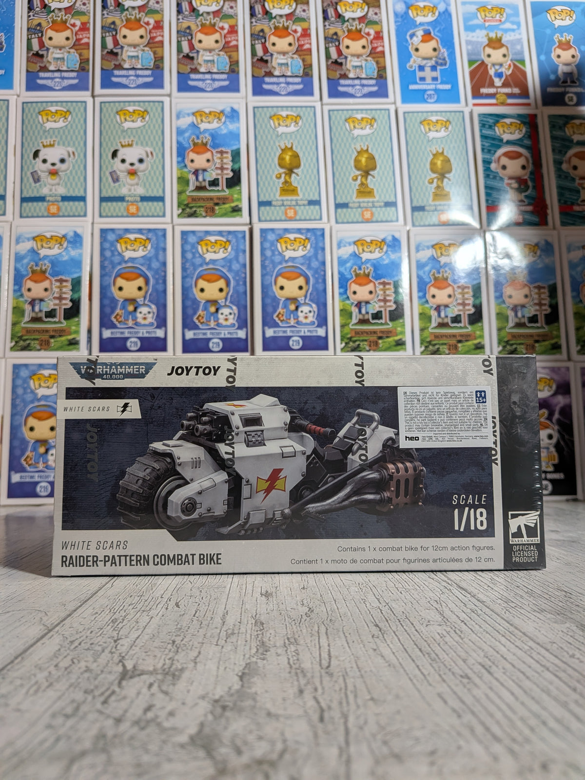 JoyToy Warhammer 40k - White Scars Raider-Pattern Combat Bike (22cm)