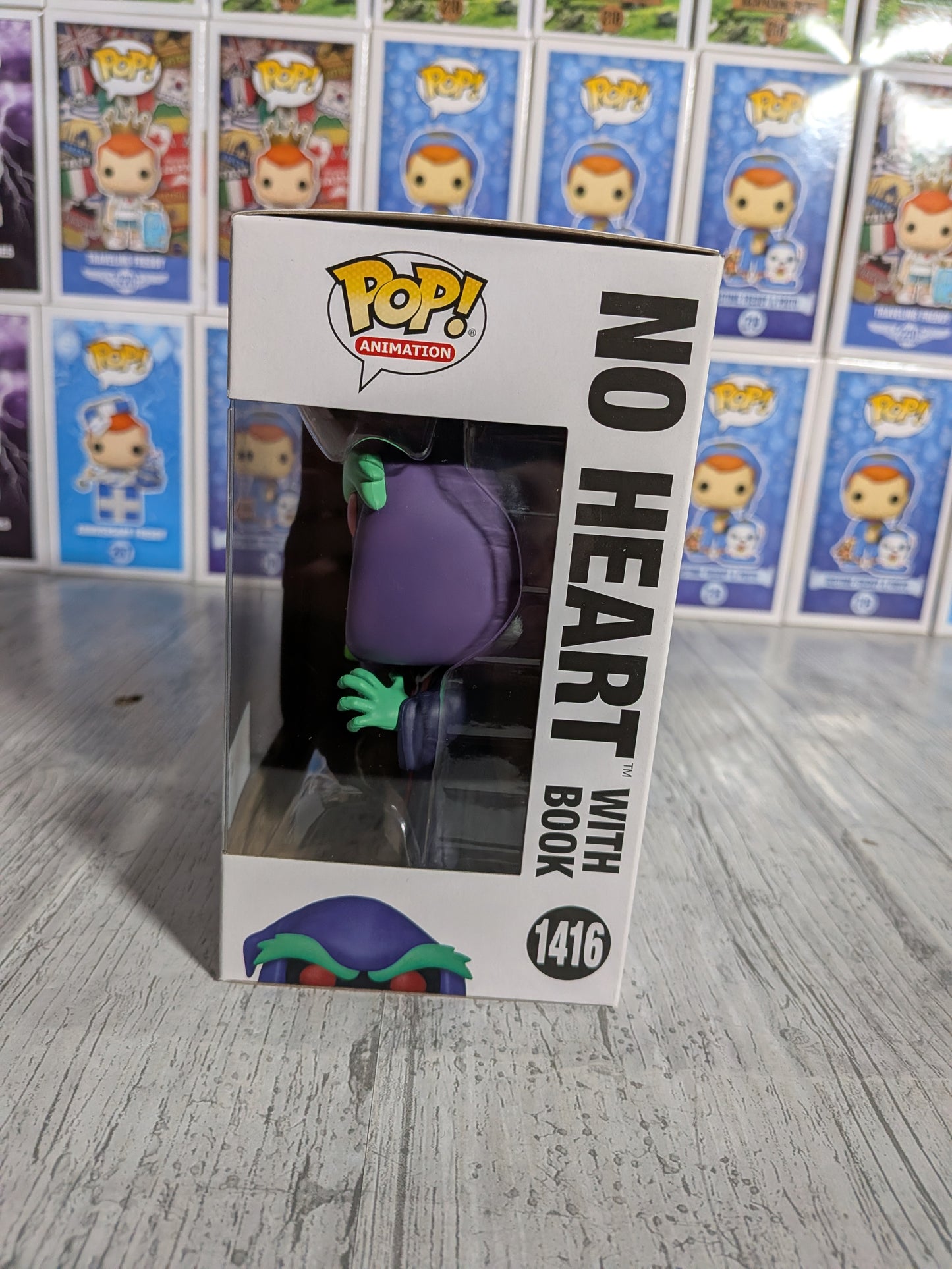 Funko Pop Glücksbärchis #1416 – Herzdämon mit Buch (FC2023)