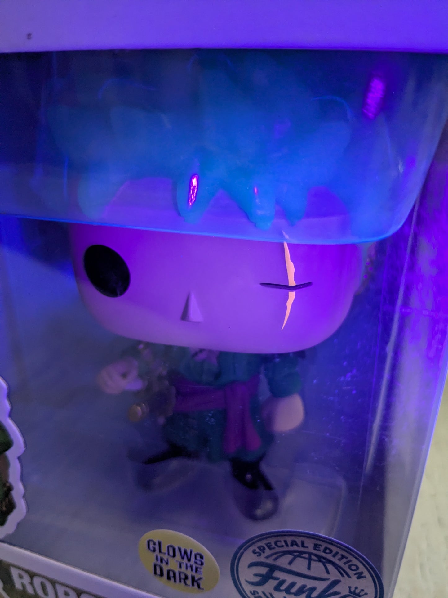 Funko pop 327 : Roronoa Zoro (Glow)