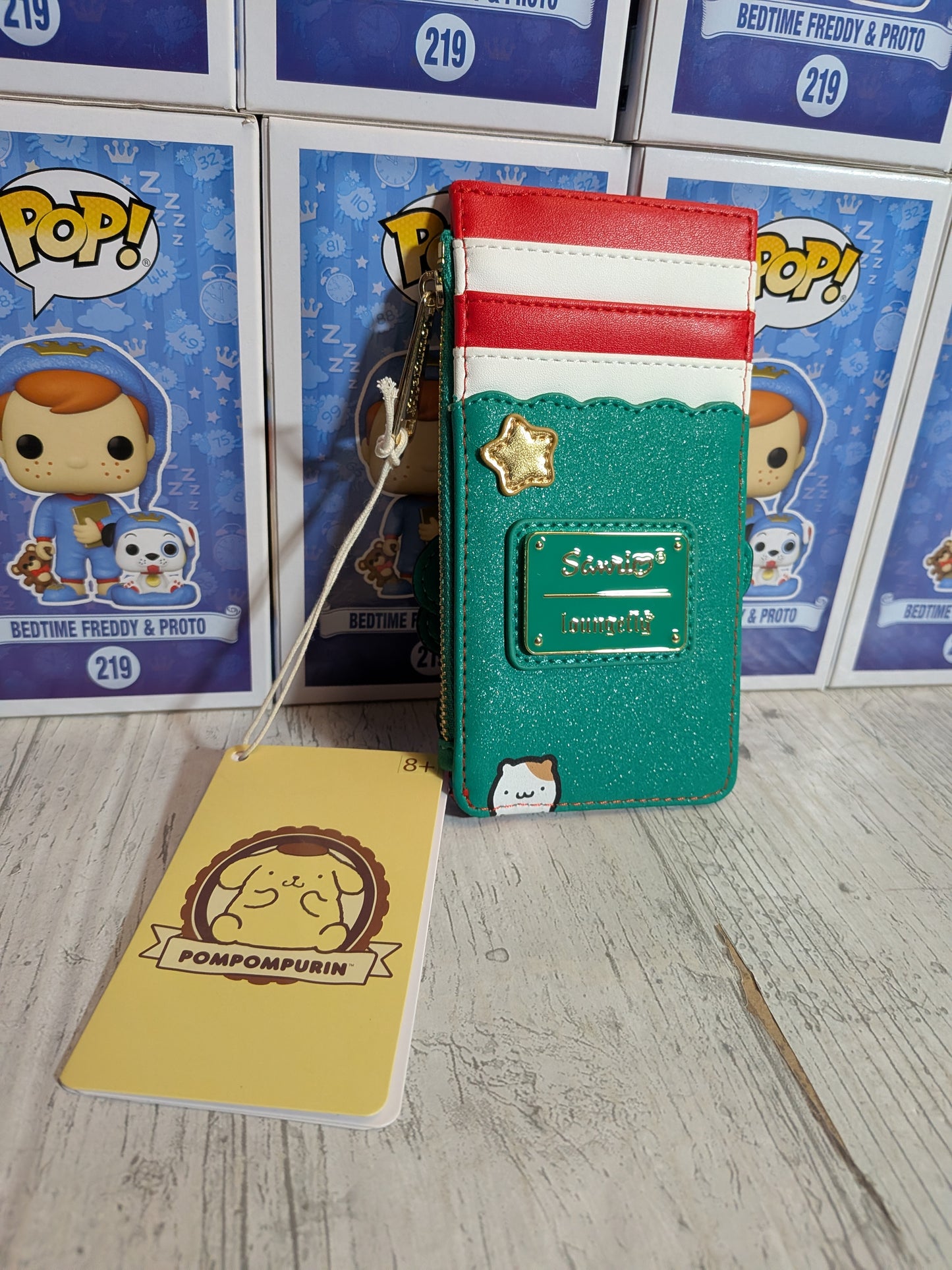 Loungefly Sanrio - Pompompurin Holiday Großes Kartenetui 🎄