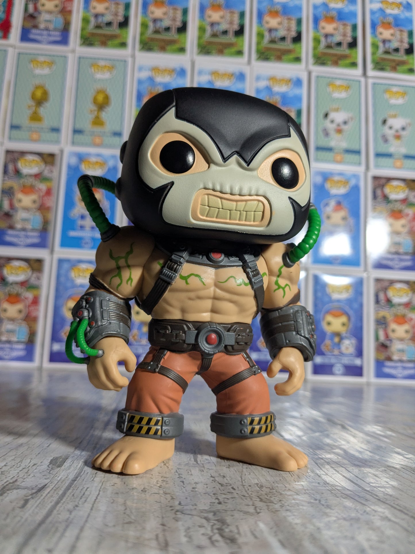 Funko pop Heroes #532 - Bane (GameStop Exclusive/ Glow in The Dark/ Damaged Box/ Damaged Plastic/ Opened)