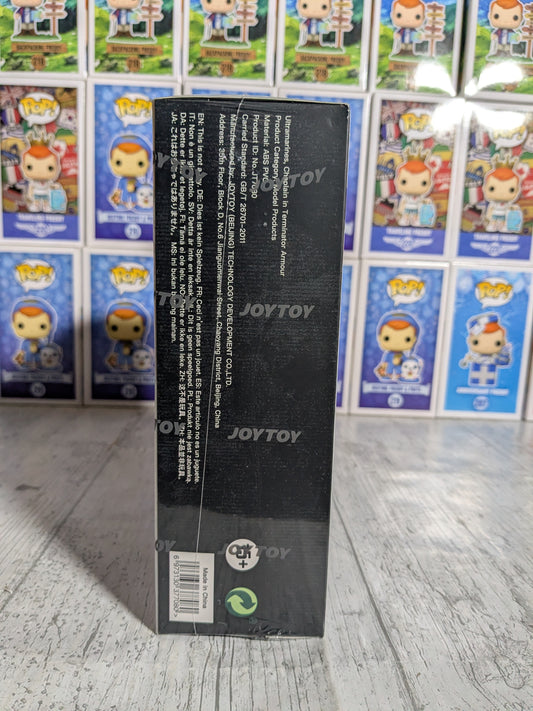 JoyToy Warhammer 40k - Ultramarines Chaplain in Terminator Armour (12cm)