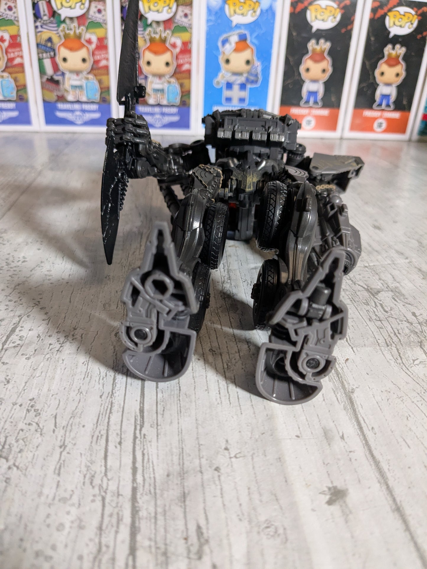 Studio Series 101 : Scourge