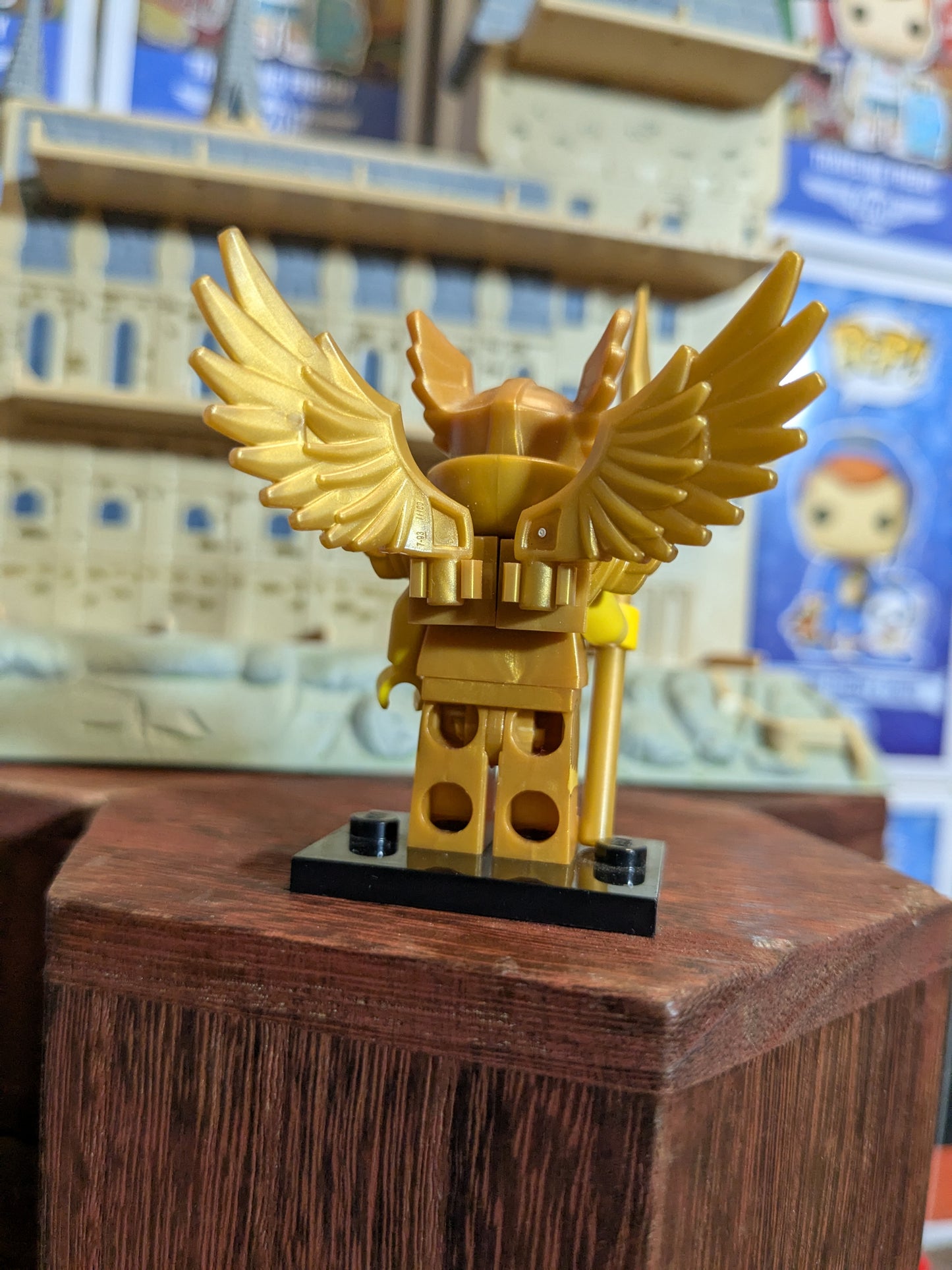 Lego Minifigures : Flying Warrior