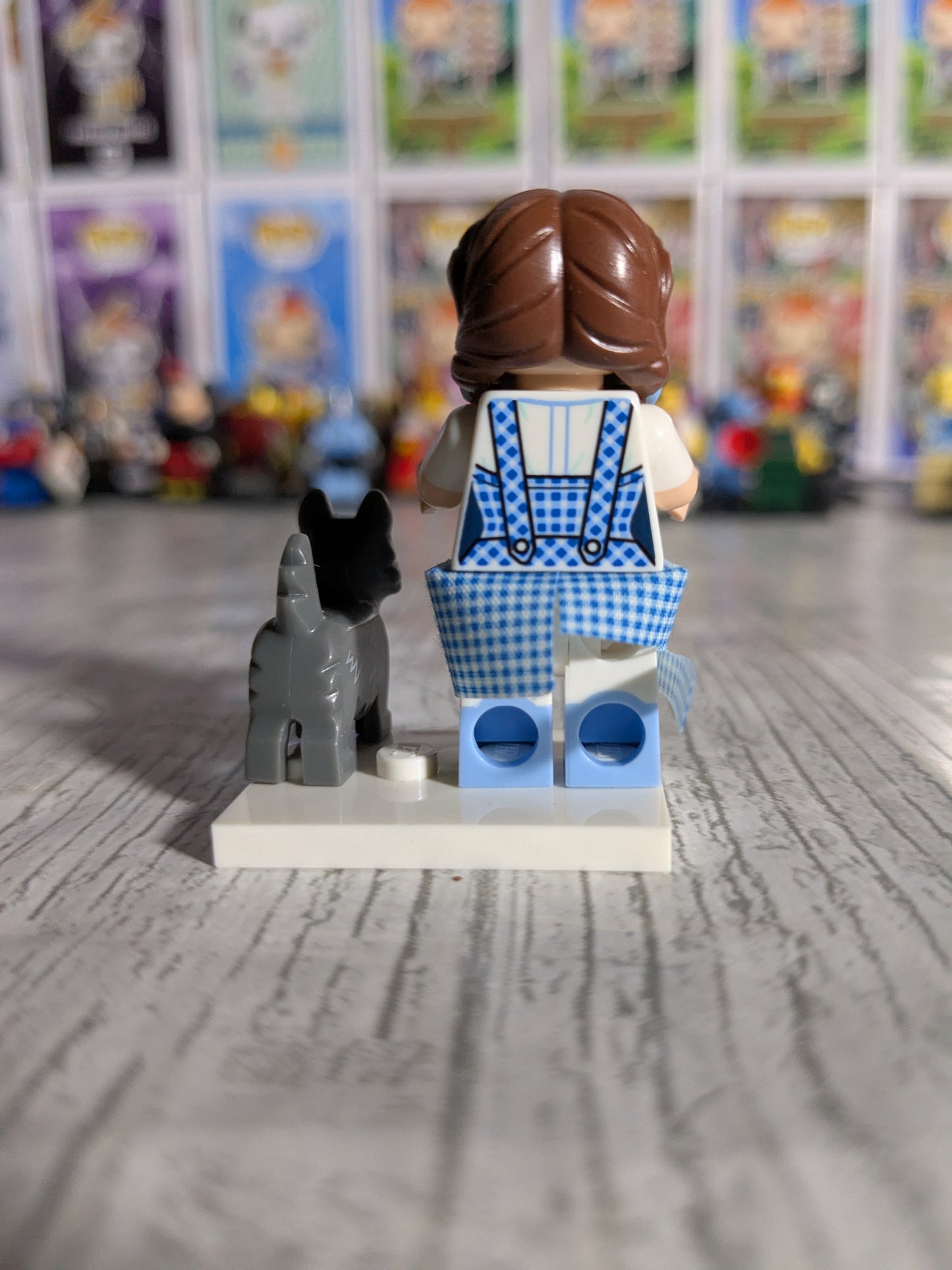 LEGO Minifigures : Dorothy Gale & Toto (lire description)
