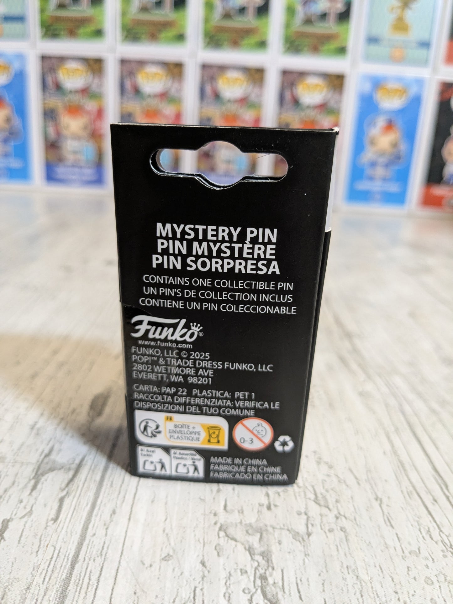 Funko Europe 5th Anniversary Mystery Pin - Palace Guard Freddy