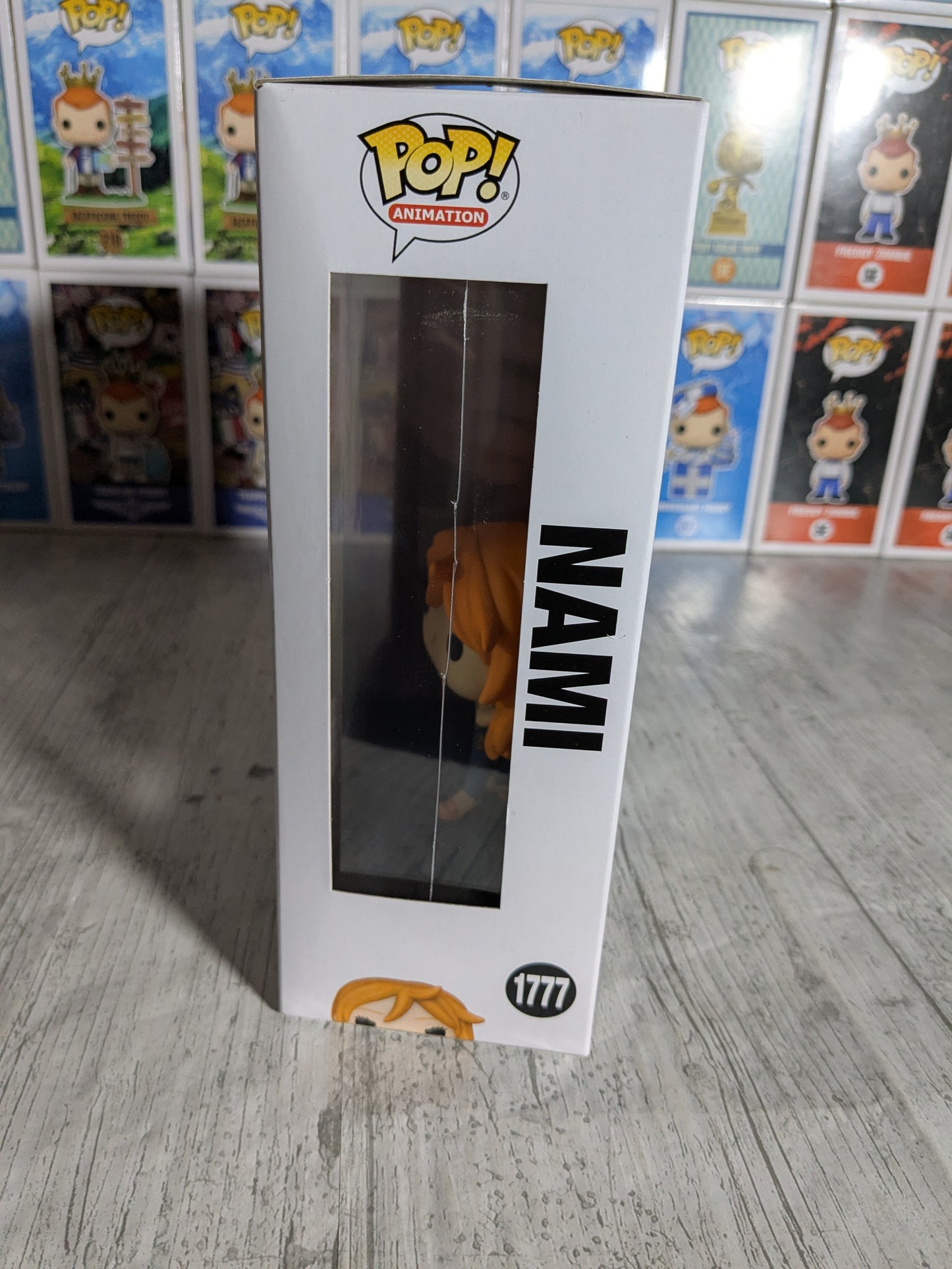 Funko pop 1777 : Nami Wanted Poster (Damaged box)