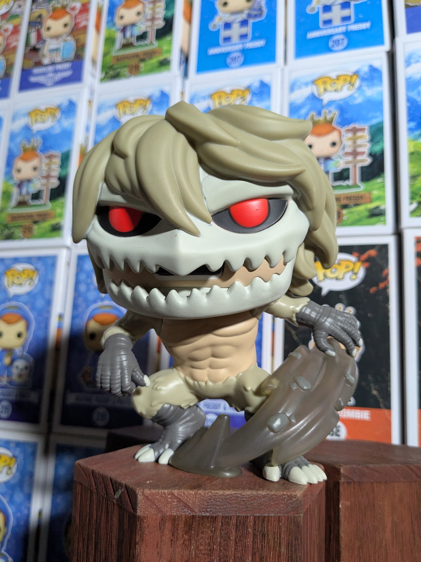Funko pop 1619 : Jaw Titan (Damaged Box / Opened)