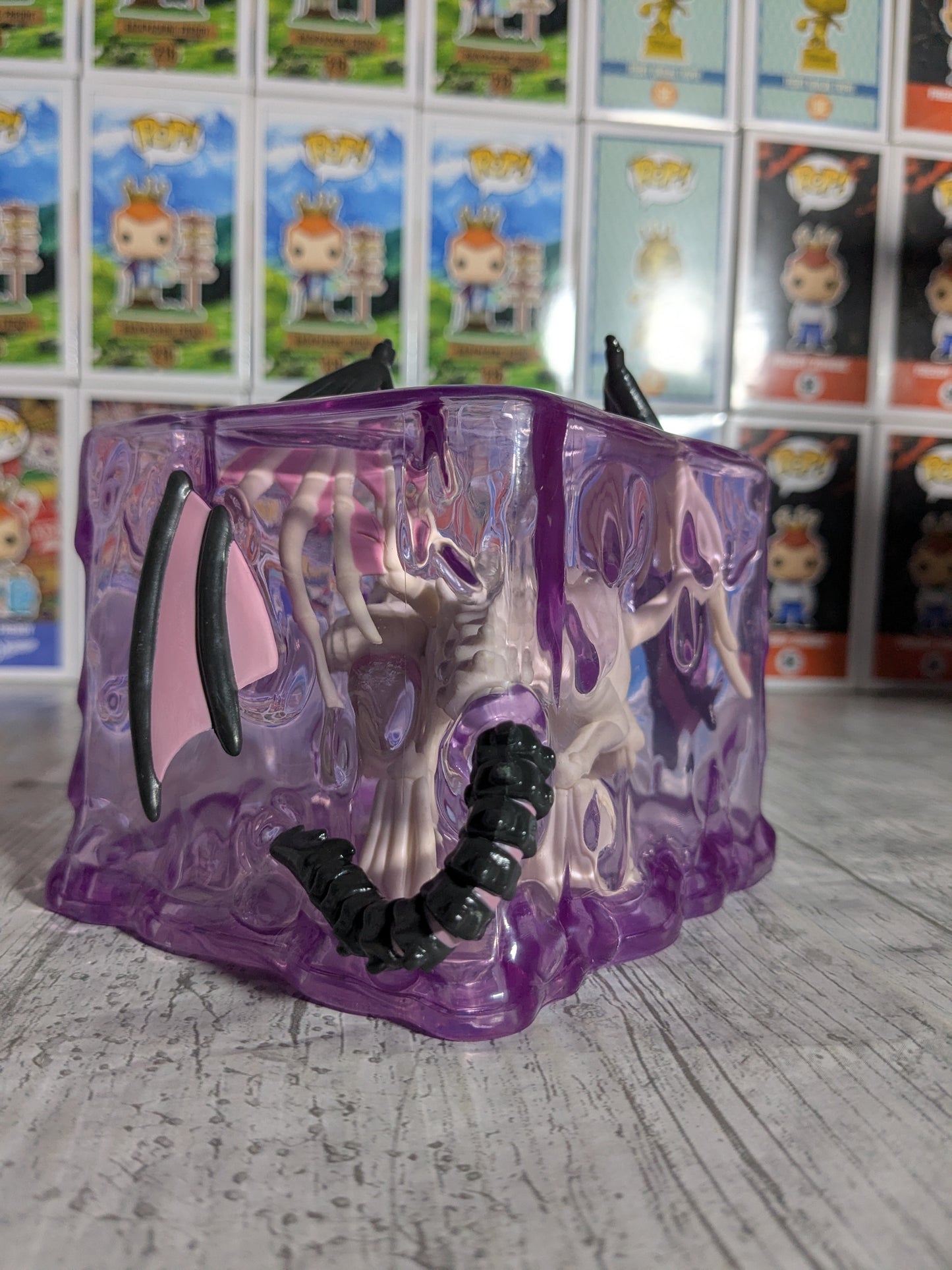 Funko pop 1069 : Gelatinous Cube with Dracolich (Glow/Opened/ Damaged Plastic)