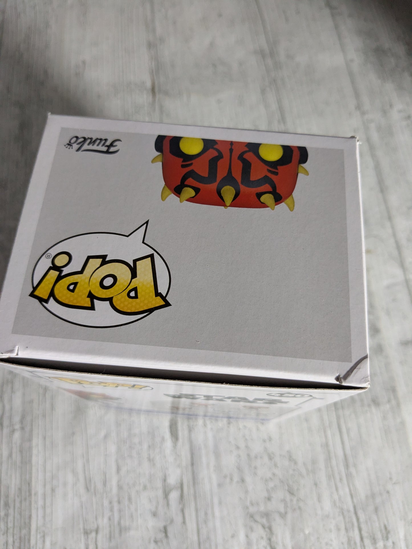 Funko pop 450 : Darth Maul (CCE/Damaged Box)