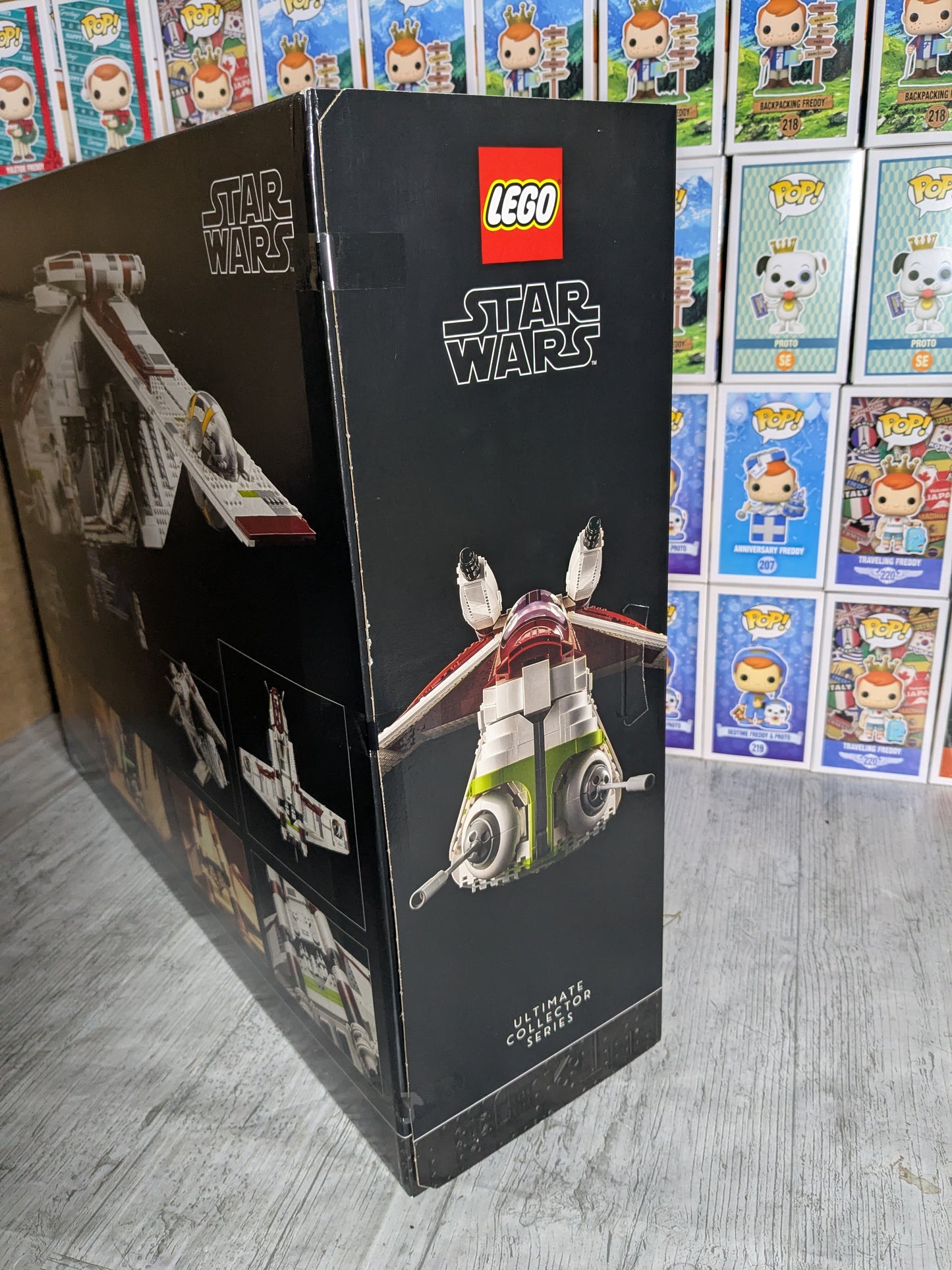 LEGO Star Wars #75309 - Republican Gunship Ultimate Collector Series