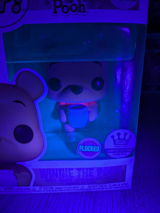 Funko pop Disney #1512 - Winnie the Pooh (5000PCS/Flocked)