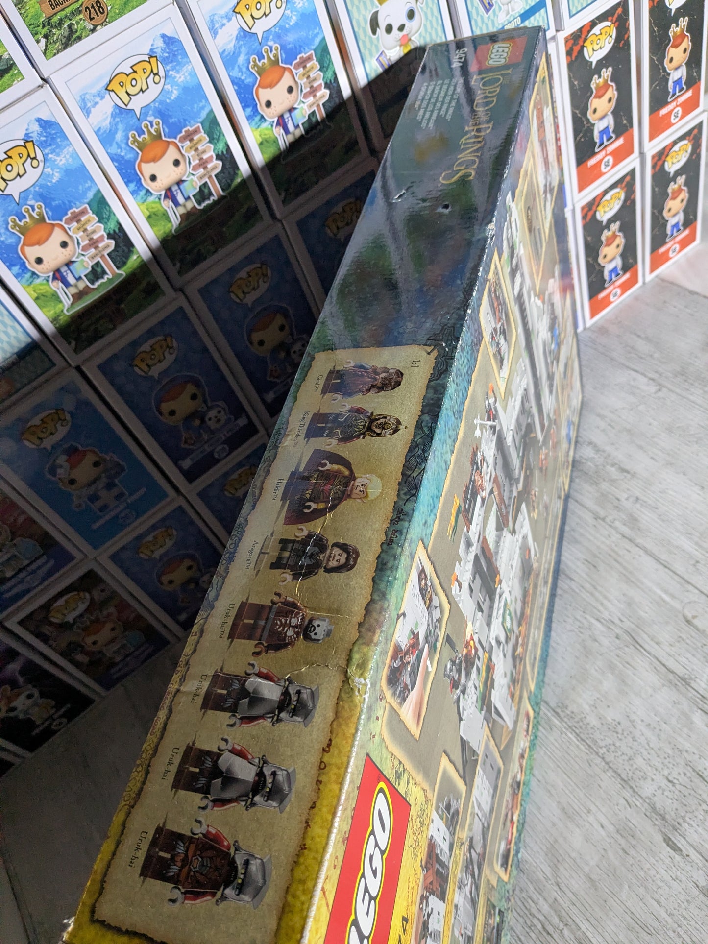 LEGO The Lord of the Rings #9474 - The Battle of Helm's Deep (Damaged Box)