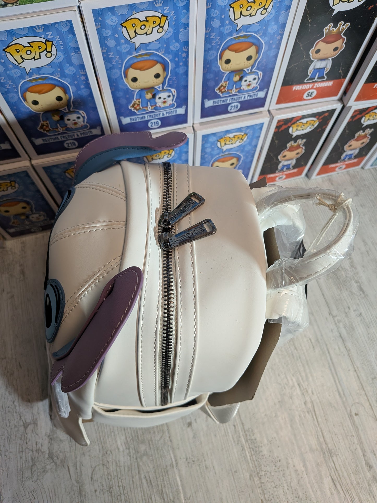 Loungefly Disney - Stitch Geisterkostüm Figur Leuchtender Mini-Rucksack 👻