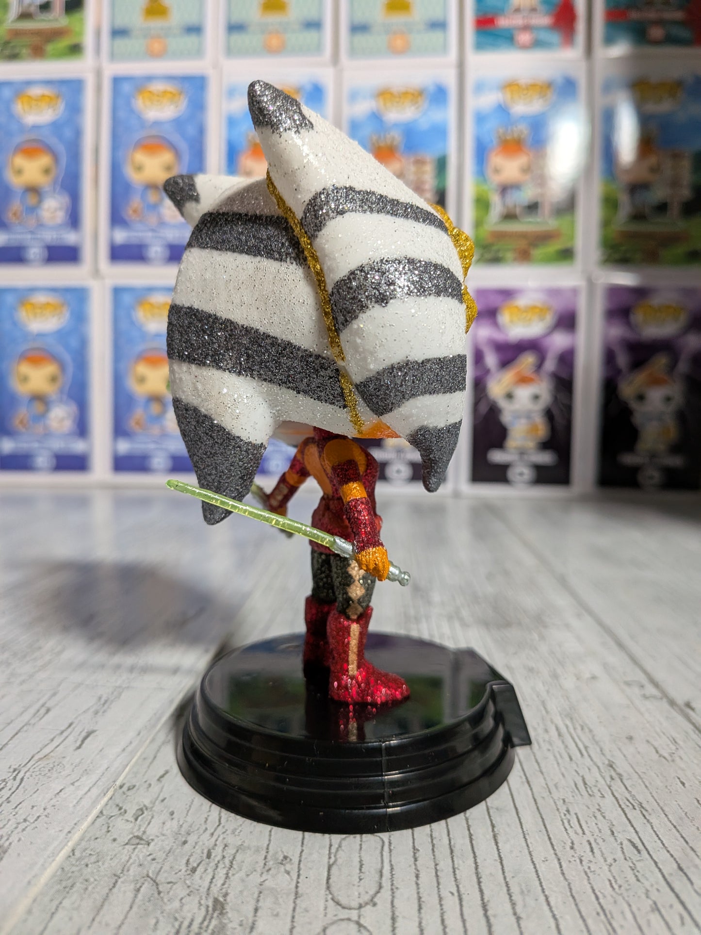 Funko Pop Star Wars #268 – Ahsoka Tano (Diamond/Geöffnet/Beschädigte Verpackung)