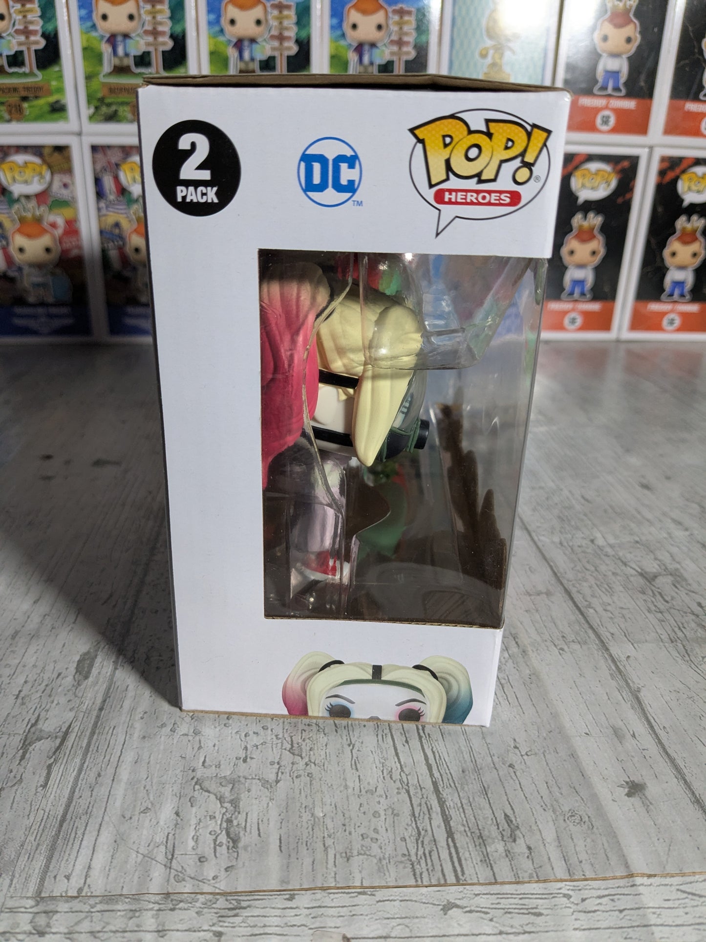 Funko pop : Harley Quinn & Poison Ivy (EEE)
