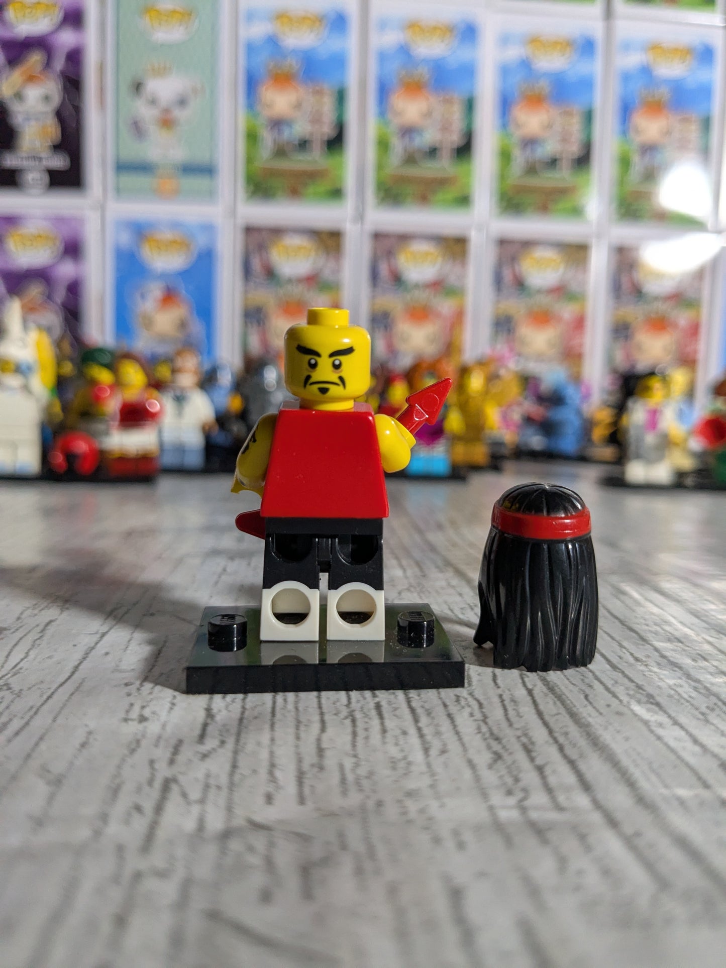 LEGO Minifigures : Gong & Guitar Rocker