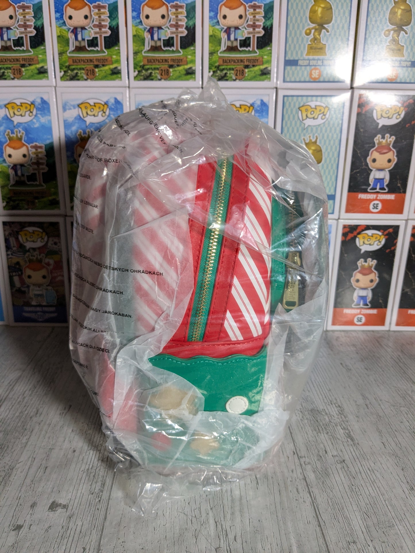 Loungefly Sanrio - Pompompurin Holiday Wreath Mini Backpack 🎄