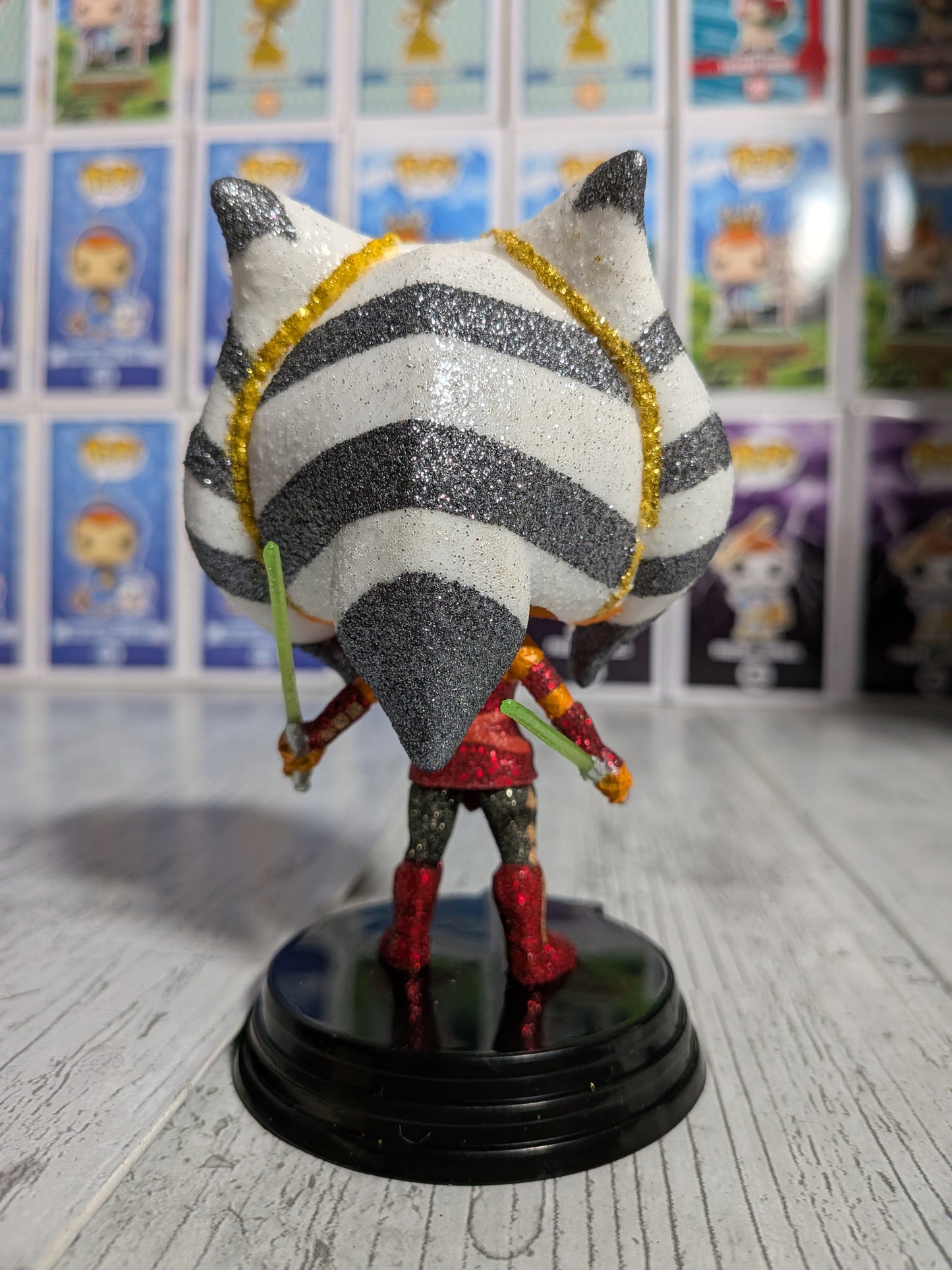 Funko Pop Star Wars #268 – Ahsoka Tano (Diamond/Geöffnet/Beschädigte Verpackung)