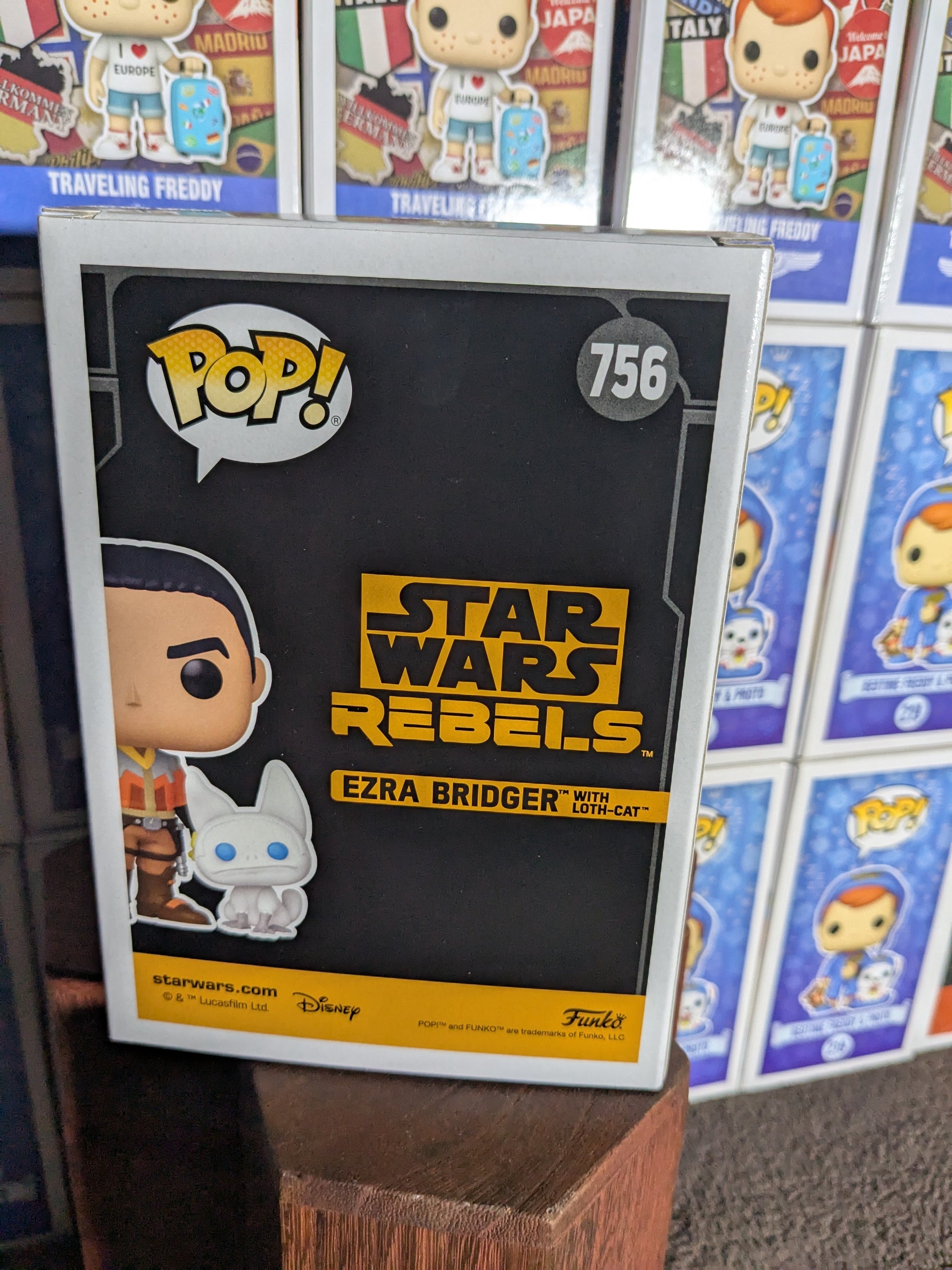 Funko pop 756 : Ezra Bridger with Loth-Cat - CapyToys