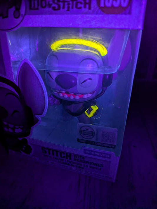 Funko pop Disney Lilo & Stitch #1590 - Stitch with Headphones (9500PCS)