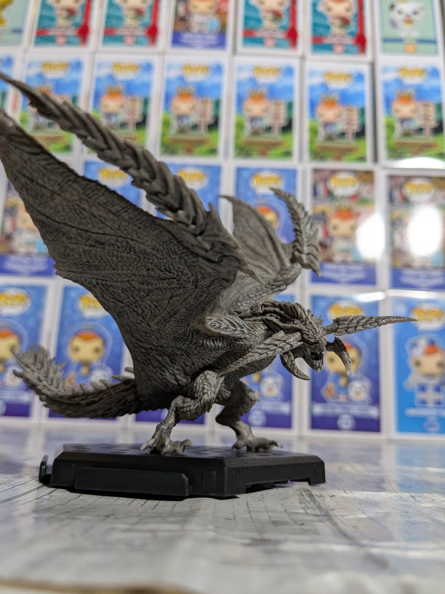 Capcom Figure Builder - CFB Vol. 27 - Monster Hunter Wilds - Rey Dau (Stone Version) - env. 11cm