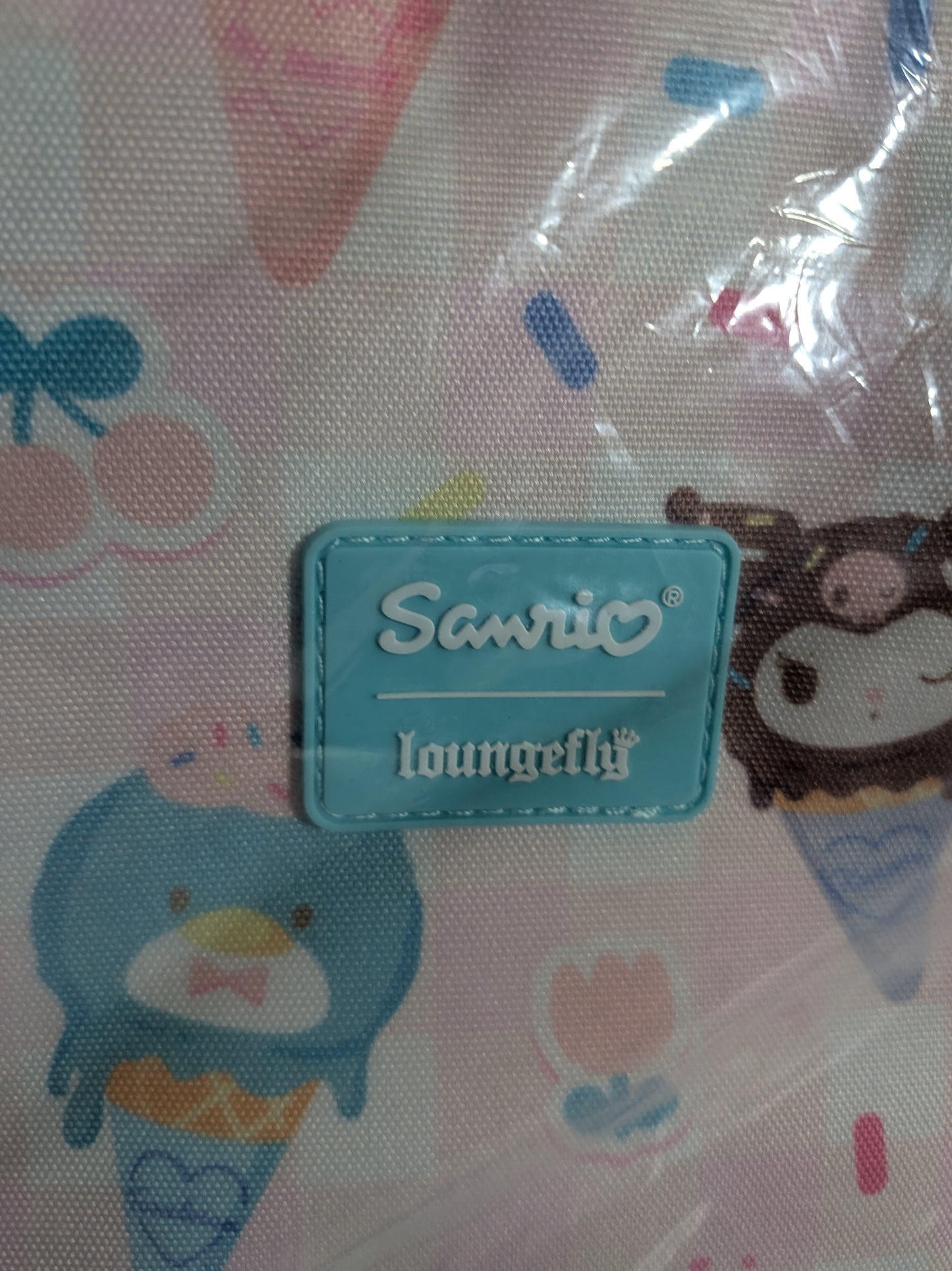 Loungefly Sanrio - Hello Kitty Nylon-Rucksack in voller Größe 🍦