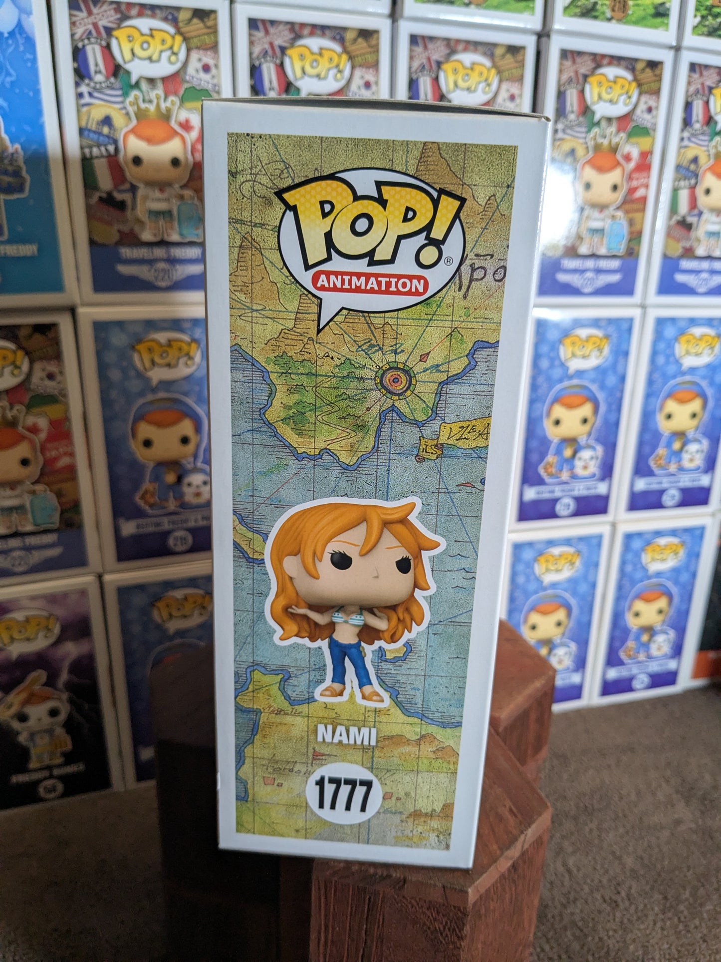 Funko pop 1777 : Nami Wanted Poster (Damaged box)