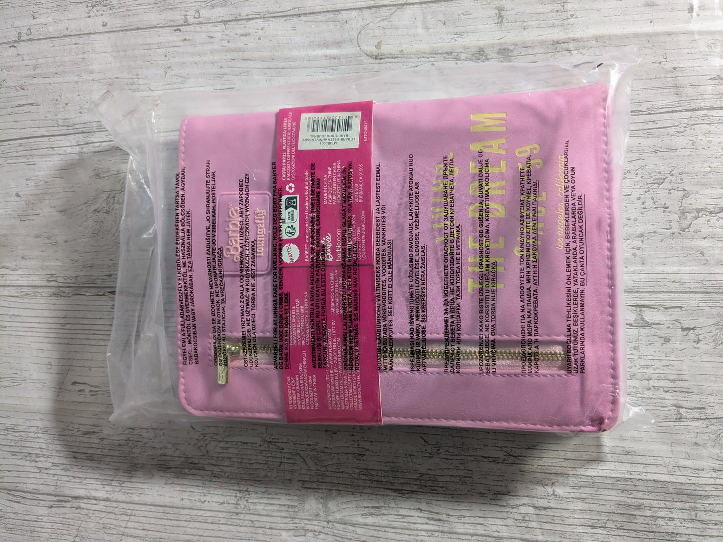 Loungefly: diario ricaricabile di Barbie 🕶️