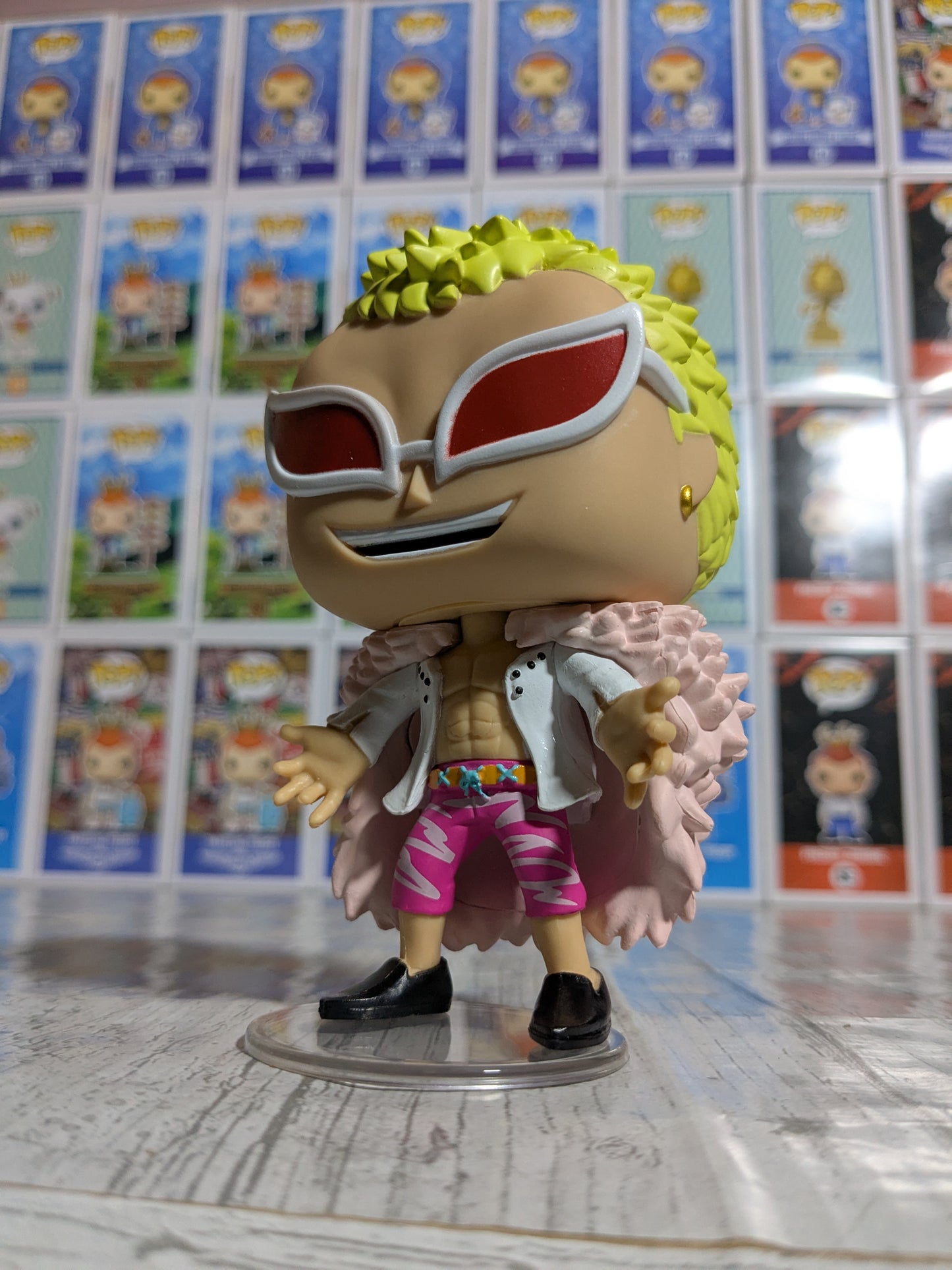 Funko pop 400 : Donquixote Doflamingo (Opened/Damaged Box)
