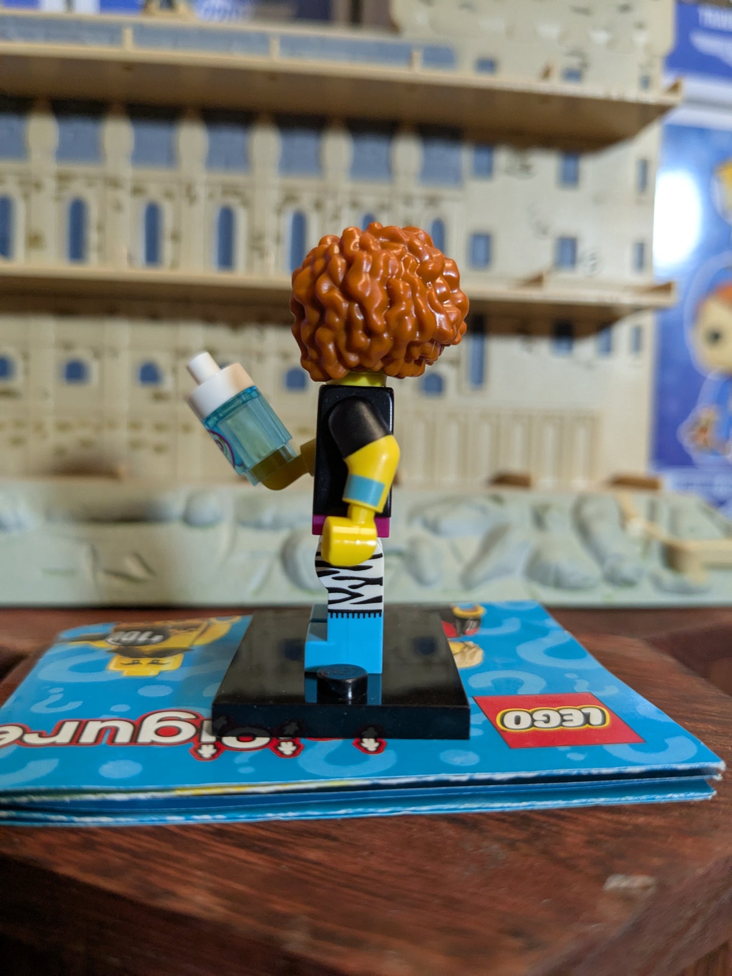 Lego Minifigures : Dance Instructor