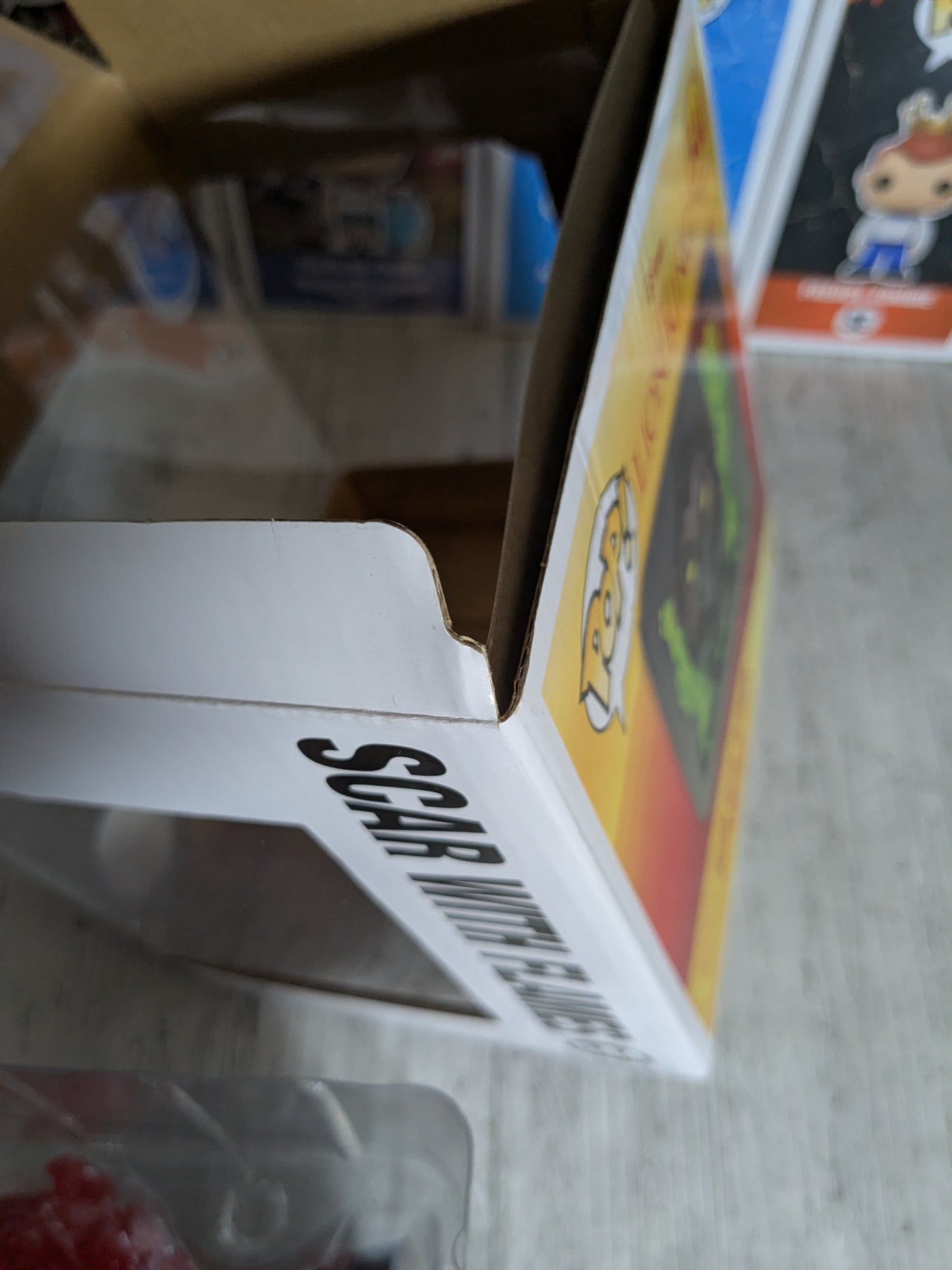 Funko pop 544 : Scar with Flames (Chase / Destroyed Box/ Plastic)