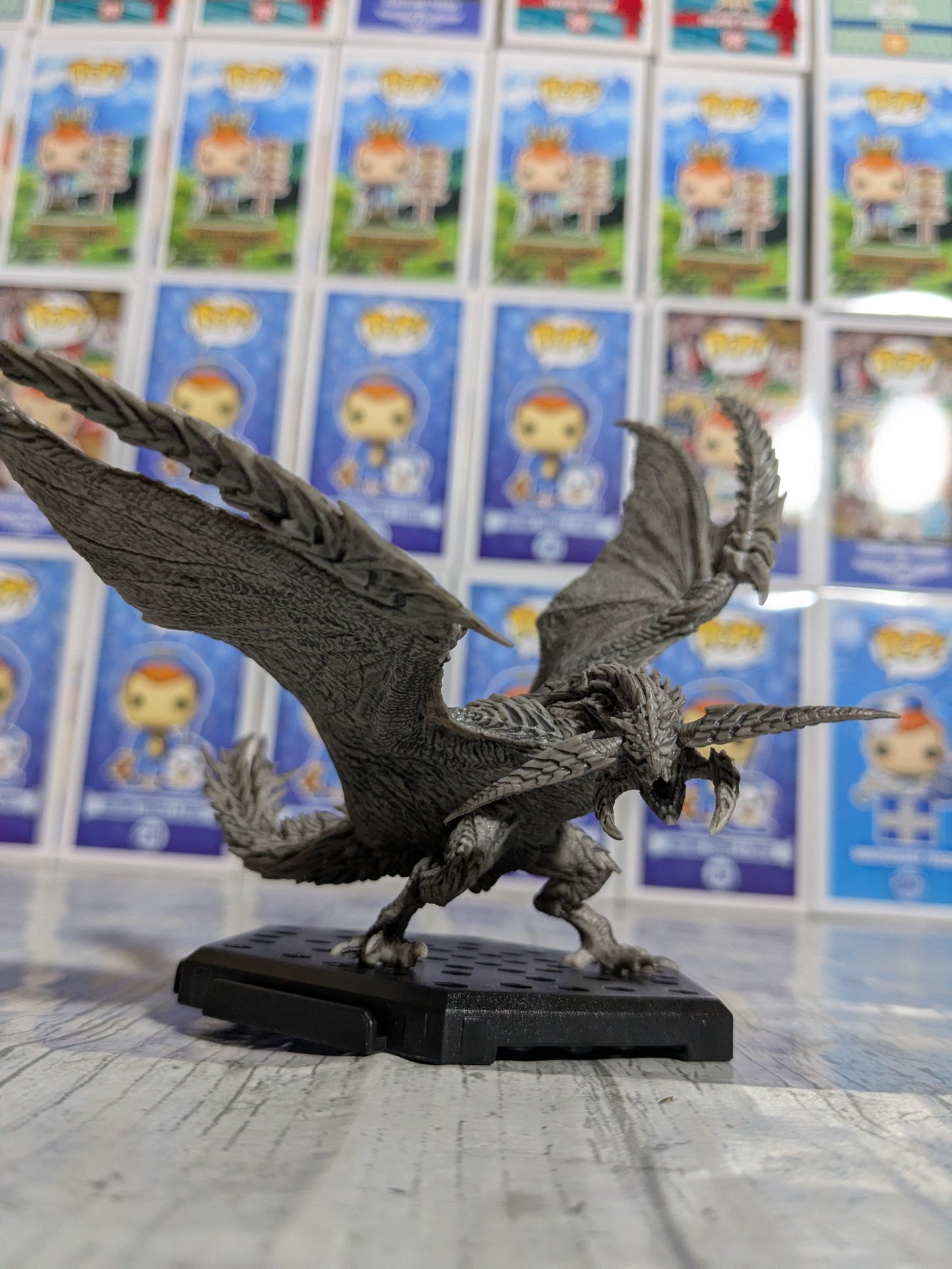 Capcom Figure Builder - CFB Vol. 27 - Monster Hunter Wilds - Rey Dau (Stone Version) - env. 11cm