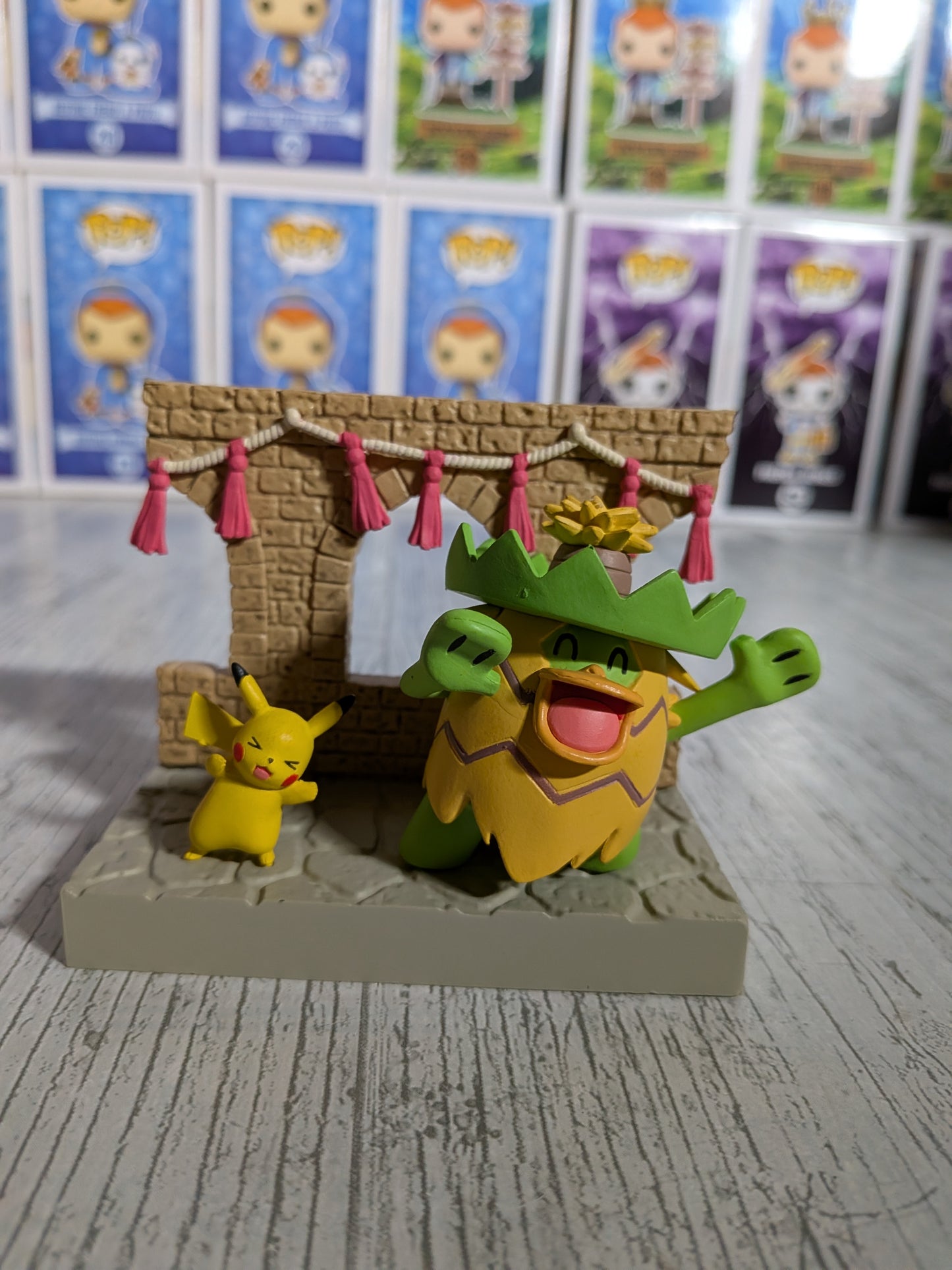 Re-Ment Pokémon Town 2 Festival Street Corner - Pikachu & Ludicolo (~10cm)