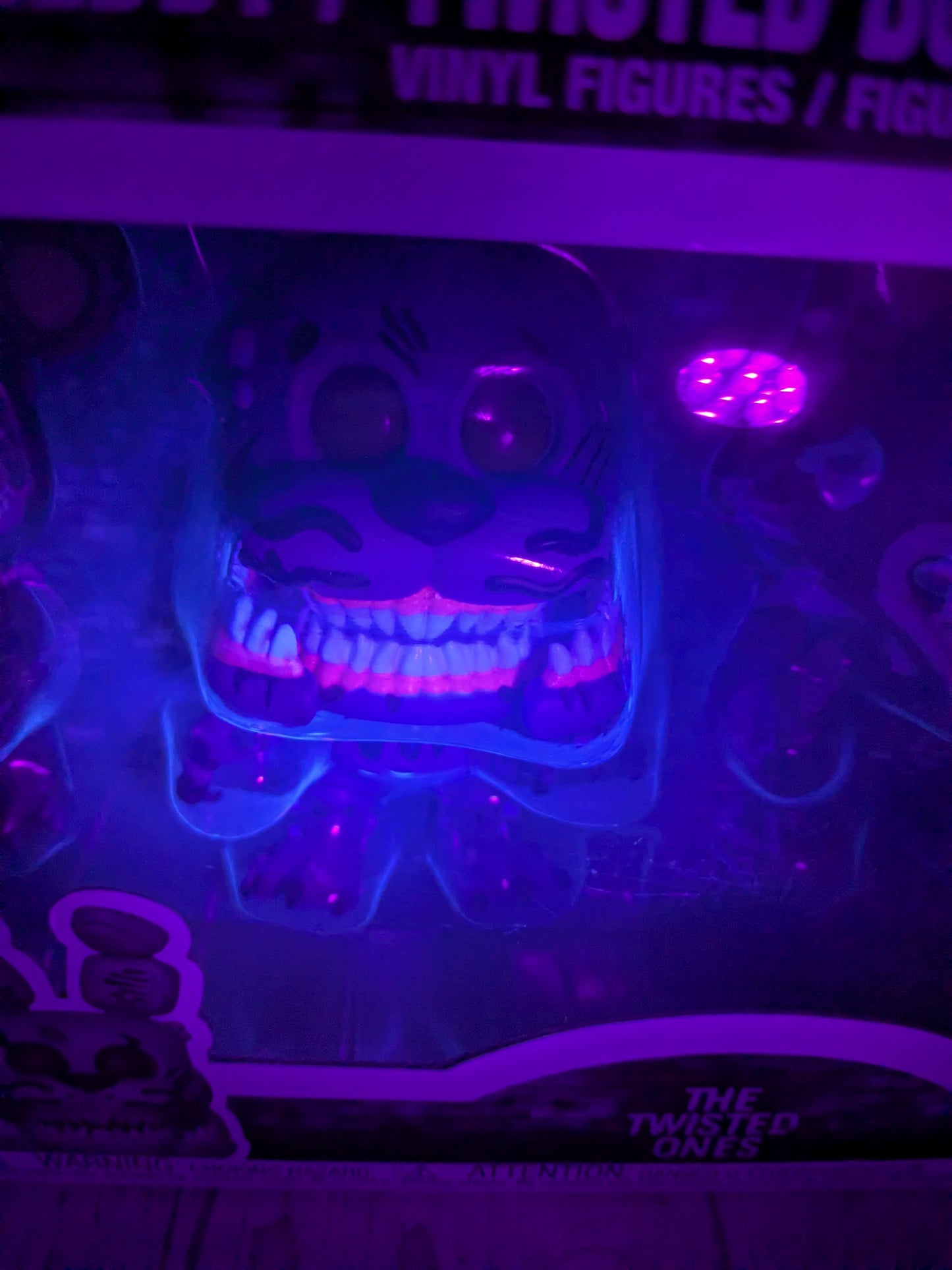 Funko pop : Twisted Freddy / Twisted Bonnie / Twisted Wolf / Twisted Chica (glow)