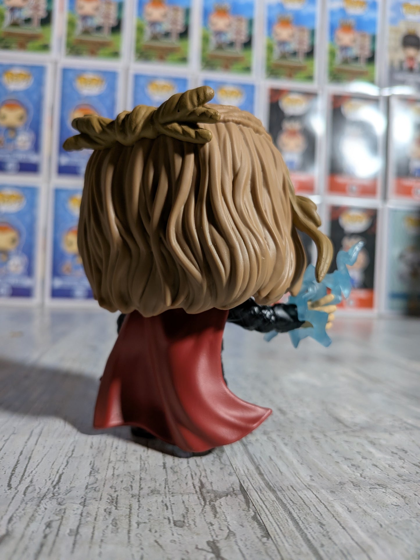 Funko Pop Marvel Studios Avengers Endgame #1117 – Thor (CCE/Glow/Geöffnet/Beschädigtes Plastik)