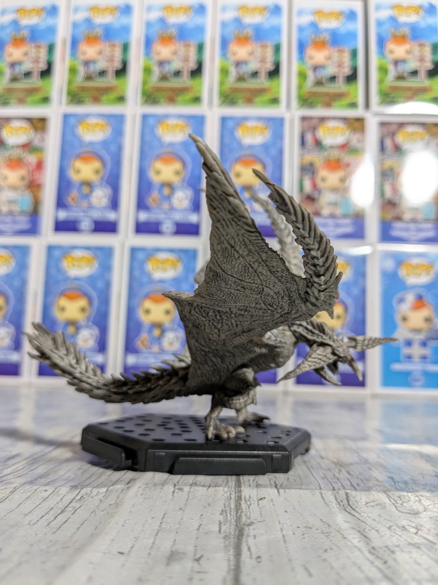 Capcom Figure Builder - CFB Vol. 27 - Monster Hunter Wilds - Rey Dau (Stone Version) - env. 11cm