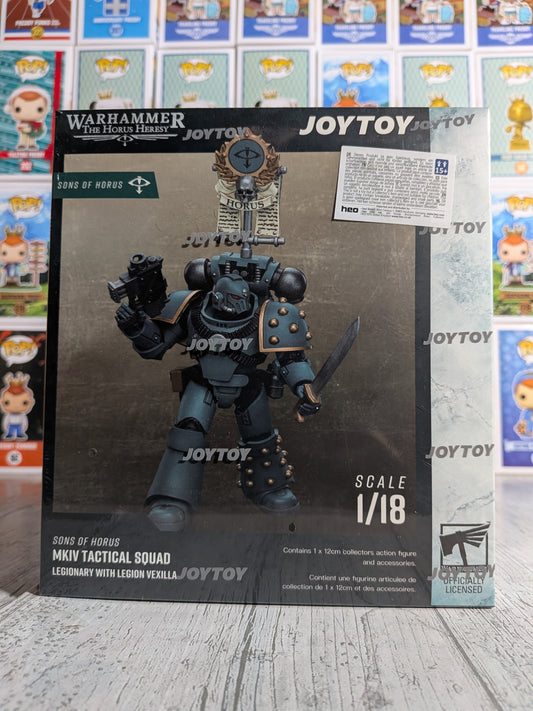 JoyToy Warhammer The Horus Heresy - Sons of Horus MKIV Tactical Squad Legionary with Legion Vexilla 1/18 (12cm)