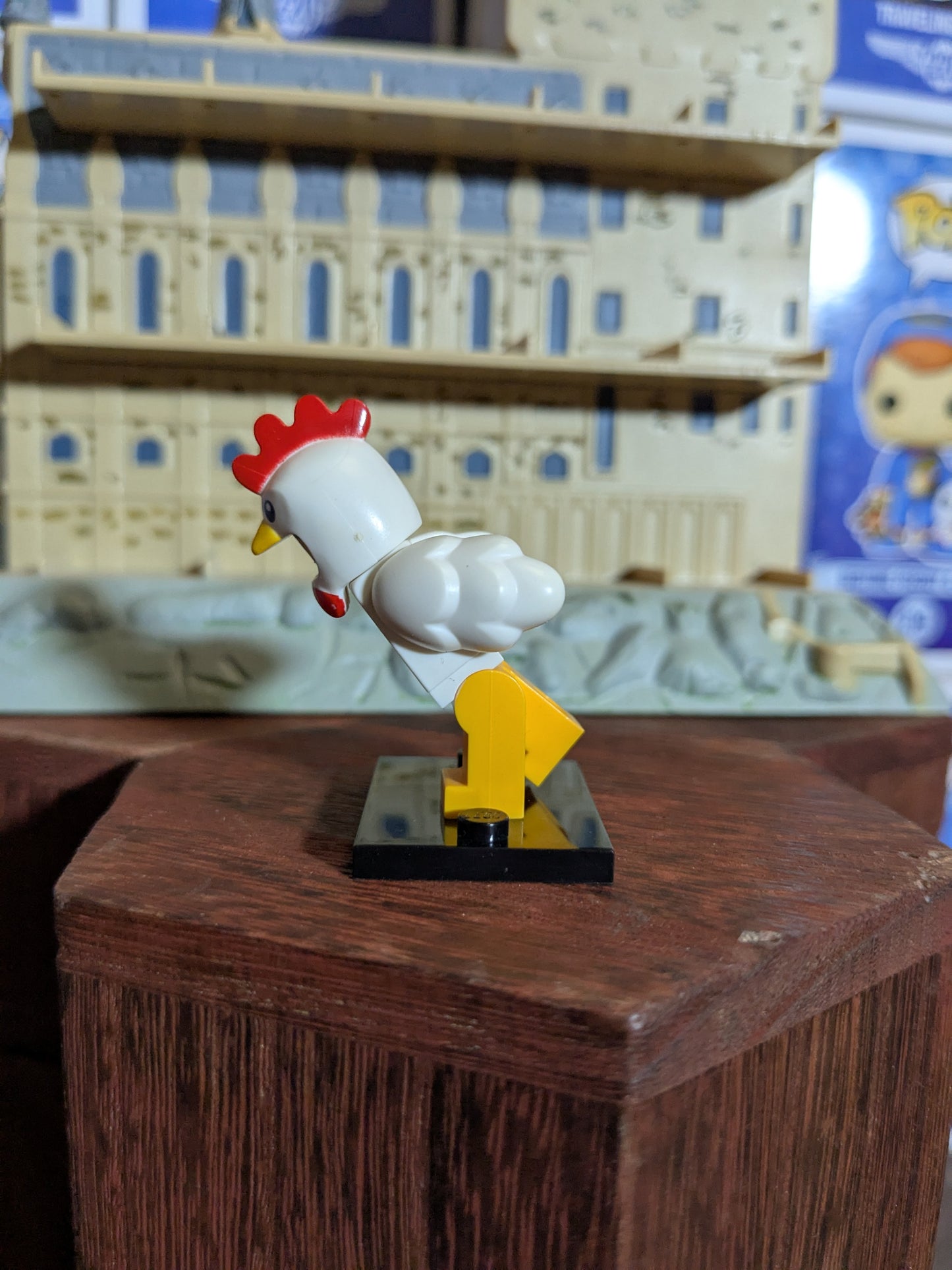 Lego Minifigures : Chicken Suit Guy