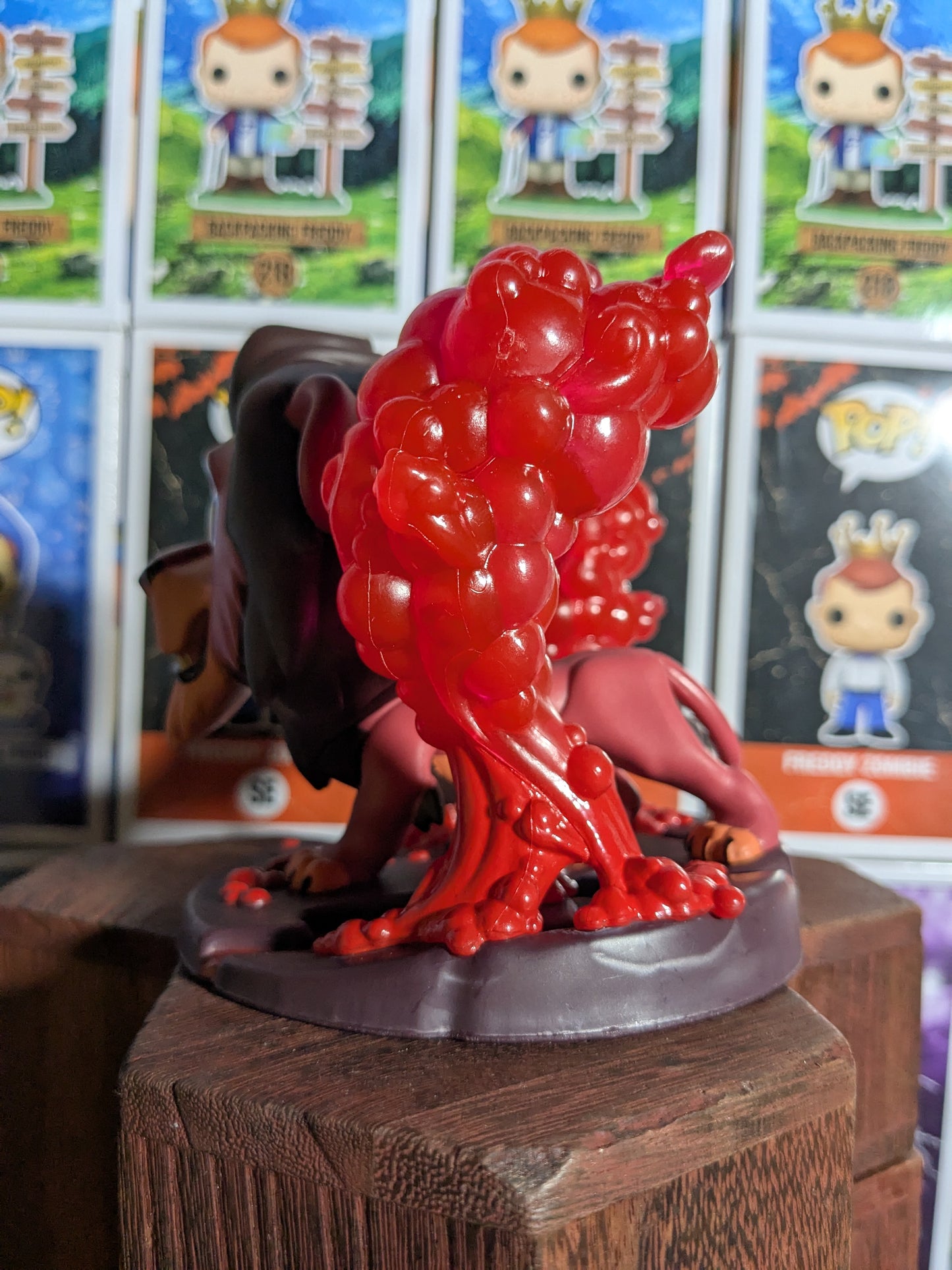 Funko pop 544 : Scar with Flames (Chase / Destroyed Box/ Plastic)