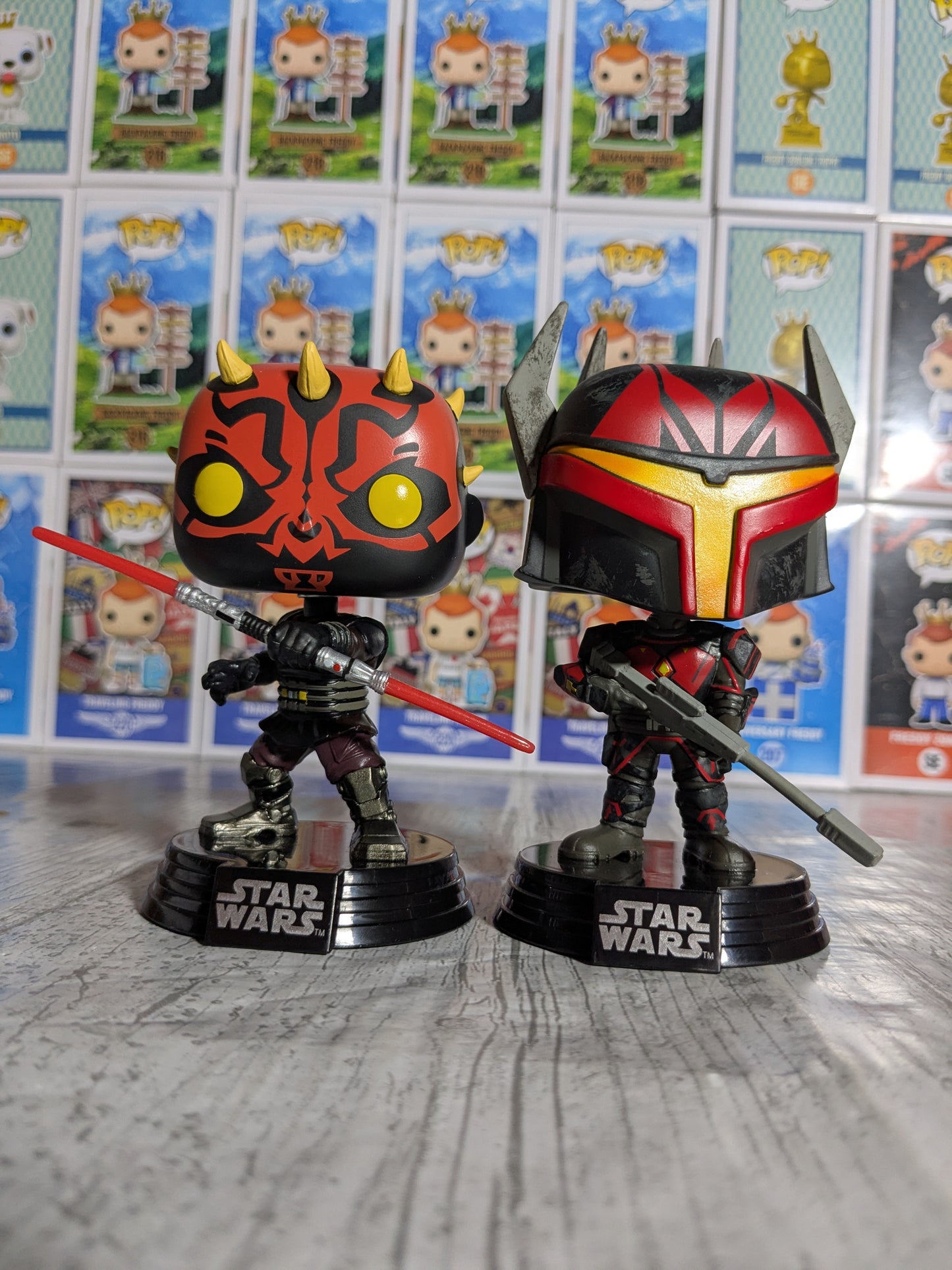 Funko pop : Darth Maul & Gar Saxon (Glow/Damaged Box/Opened)