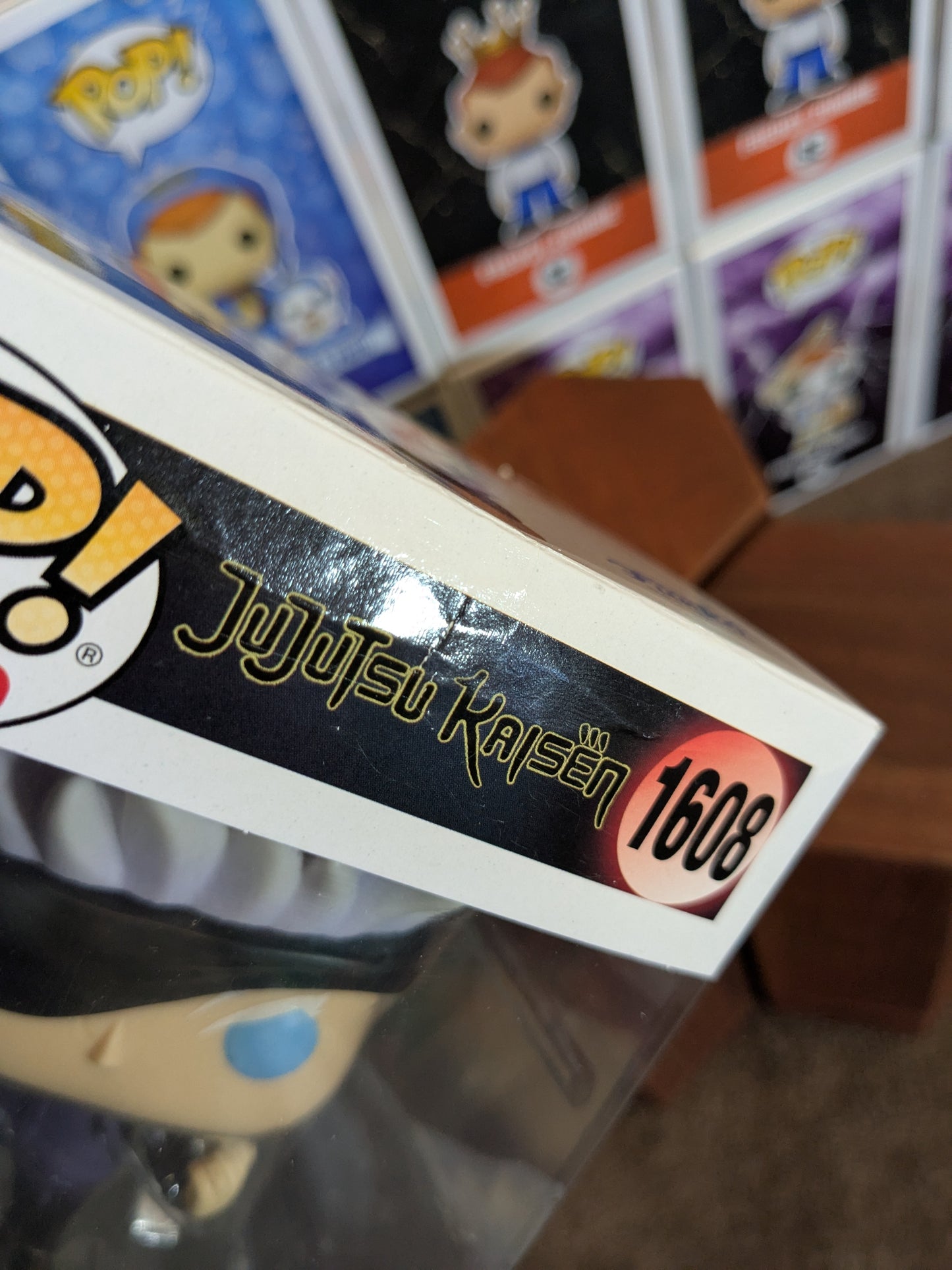 Funko pop 1608 : Satoru Gojo with Jogo's Head (SC2024)(Damaged Box/ Opened)