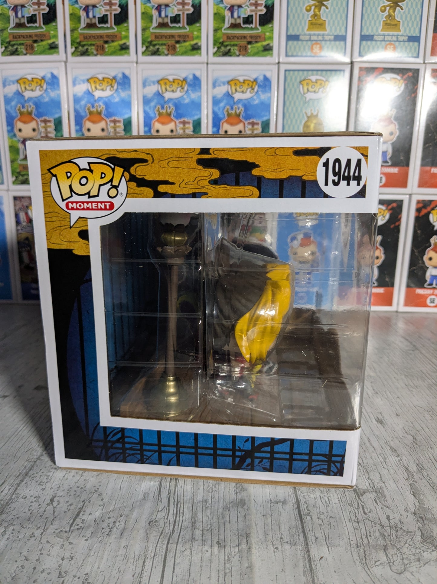 Funko pop Demon Slayer #1944 - Tengen with his Wives (SC2025/Damaged Box/Opened)