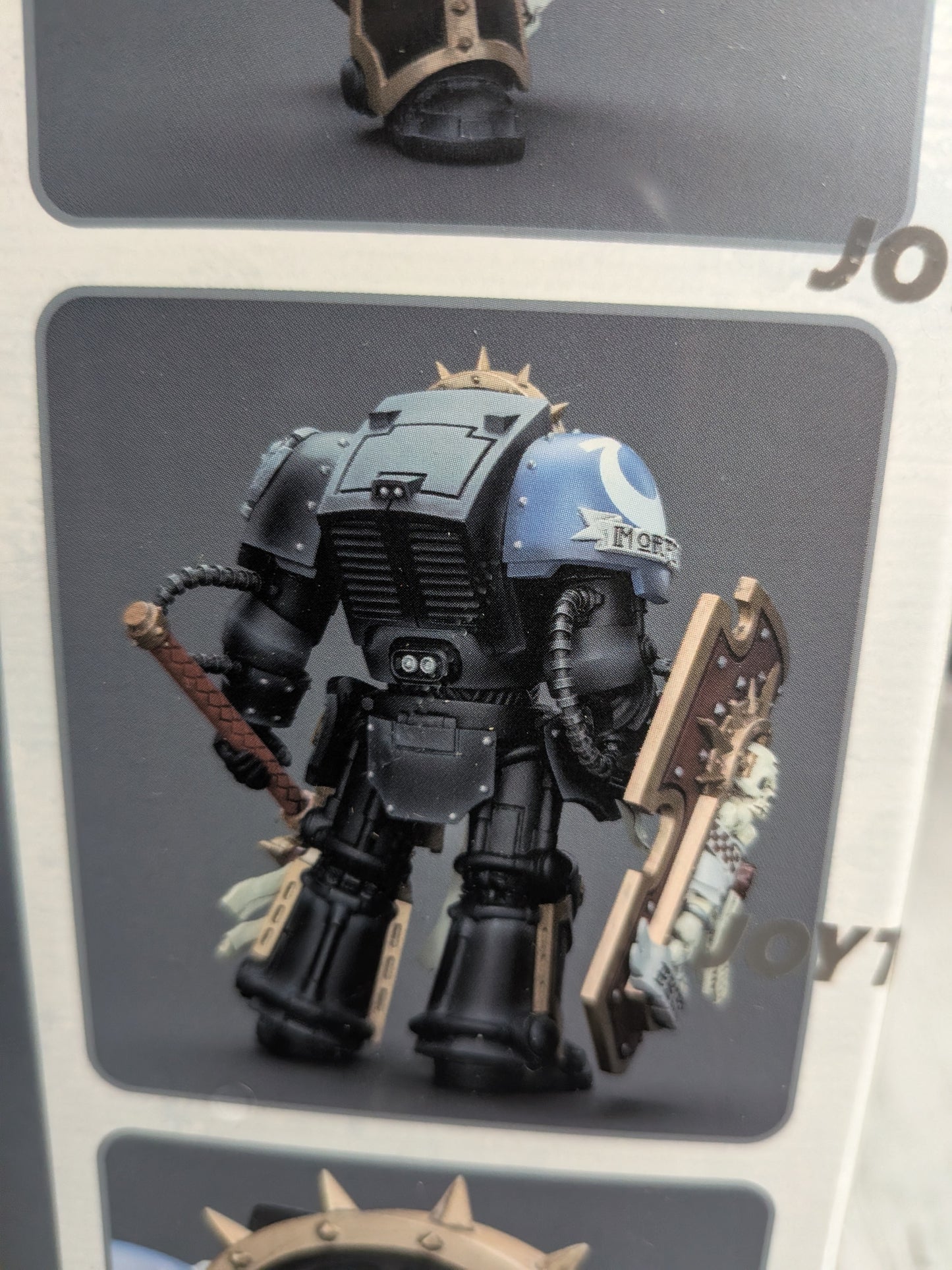 JoyToy Warhammer 40k – Ultramarines Chaplain in Terminator-Rüstung (14,3cm)