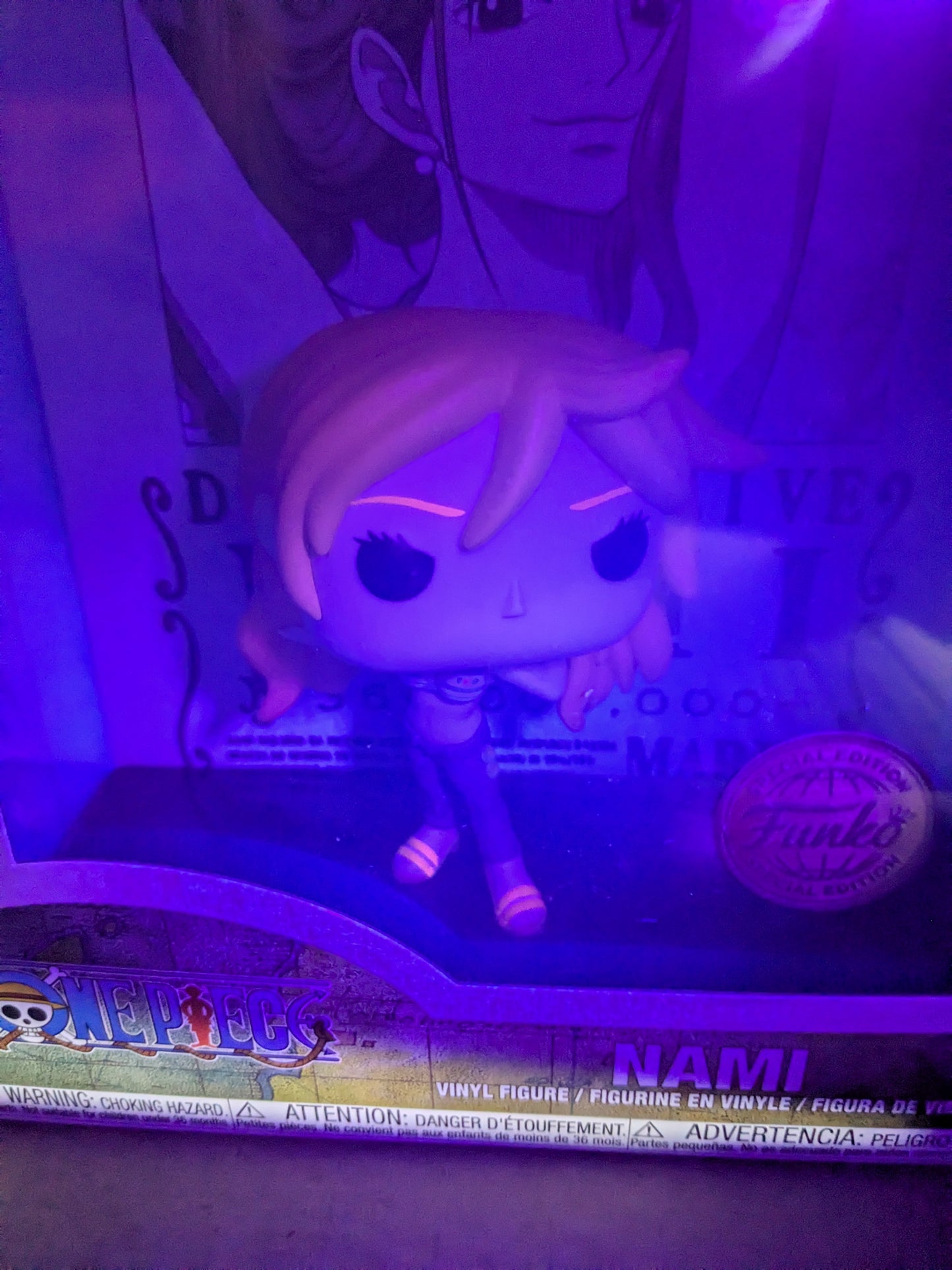 Funko pop 1777 : Nami Wanted Poster (Damaged box)