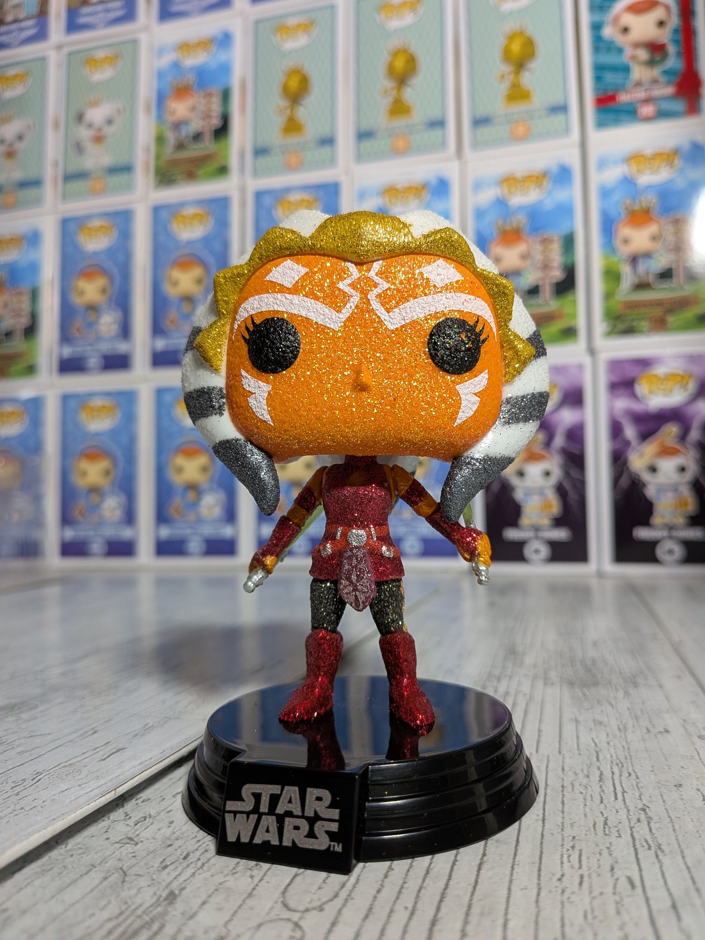 Funko Pop Star Wars #268 – Ahsoka Tano (Diamond/Geöffnet/Beschädigte Verpackung)