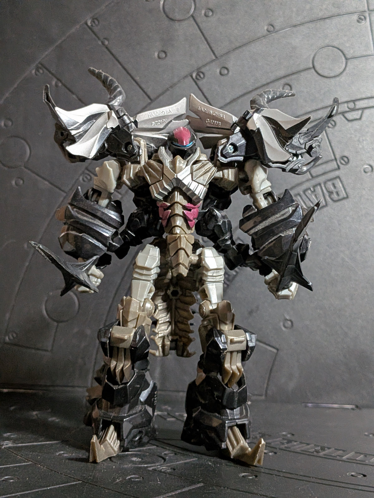 Transformers Age of Extinction - Deluxe Class : Black Knight Slug