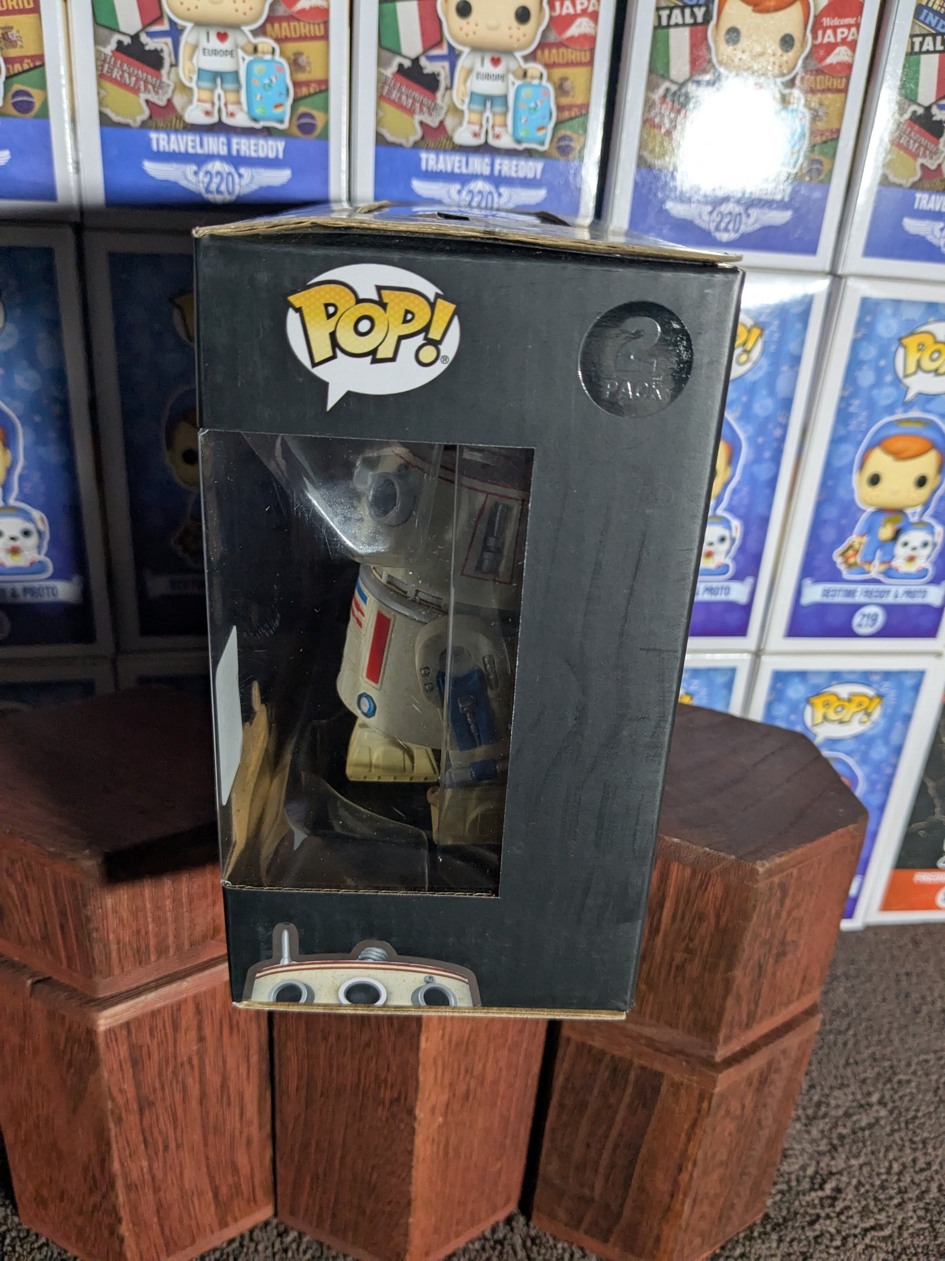 Funko pop : R2-D2 & R5-D4 (GC2023) - CapyToys
