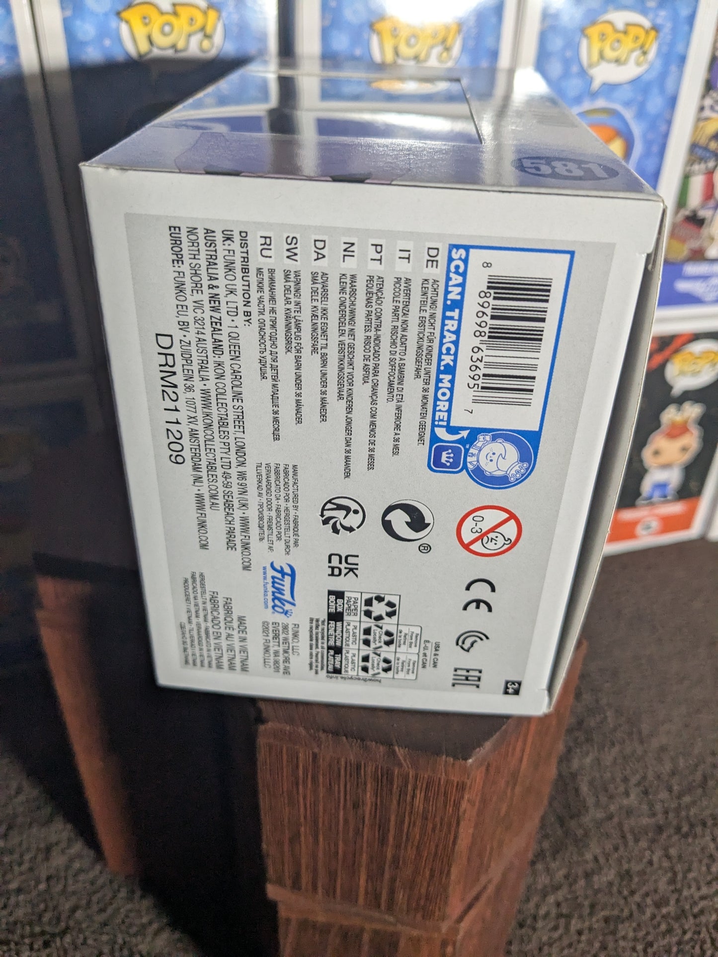 Funko pop 581 : Mewtwo / Mewtu (Flocked)